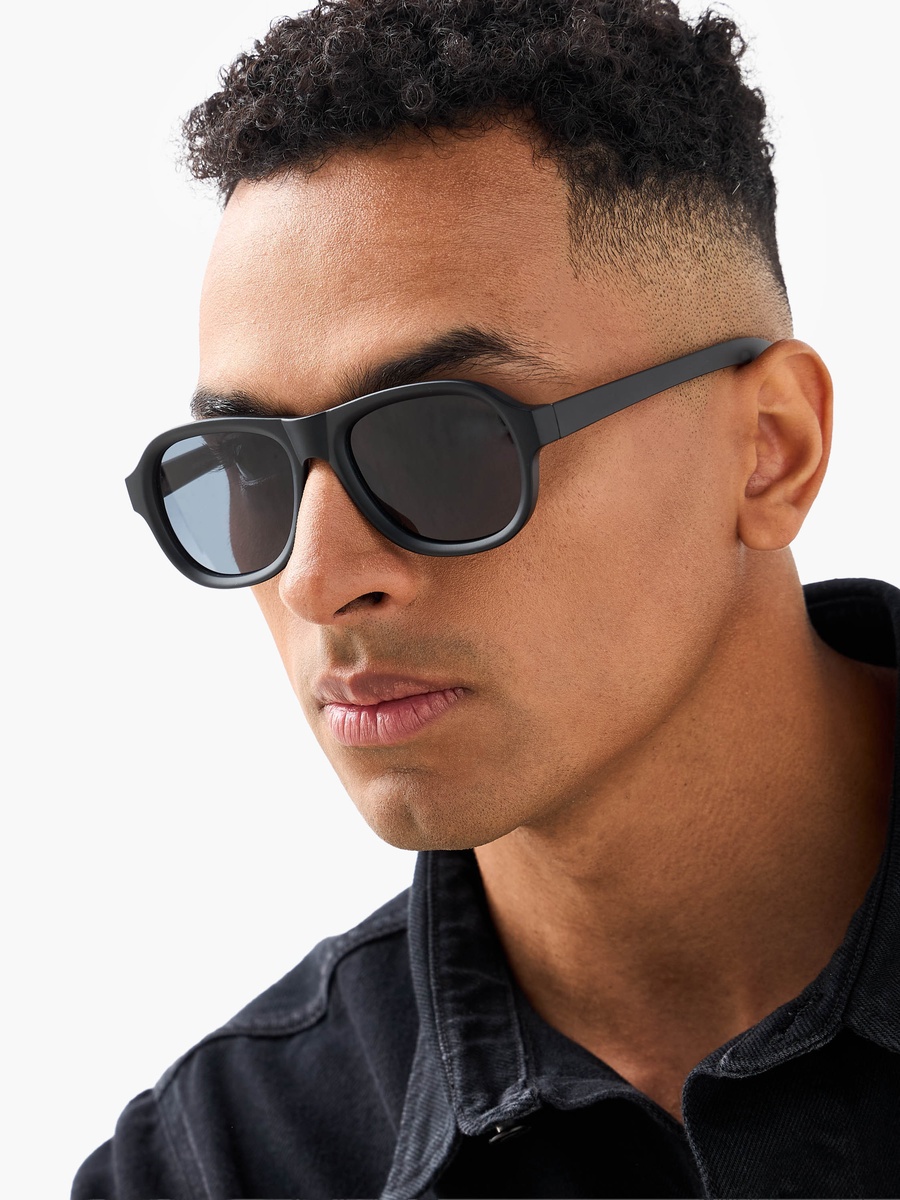 Men Navigator Grey Lens Sunglasses