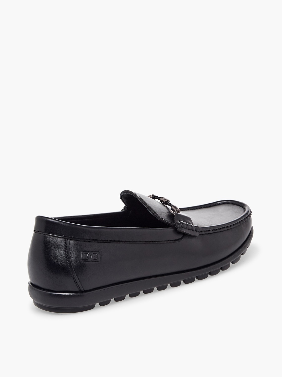 Men Metal Accent Slip-on Loafers