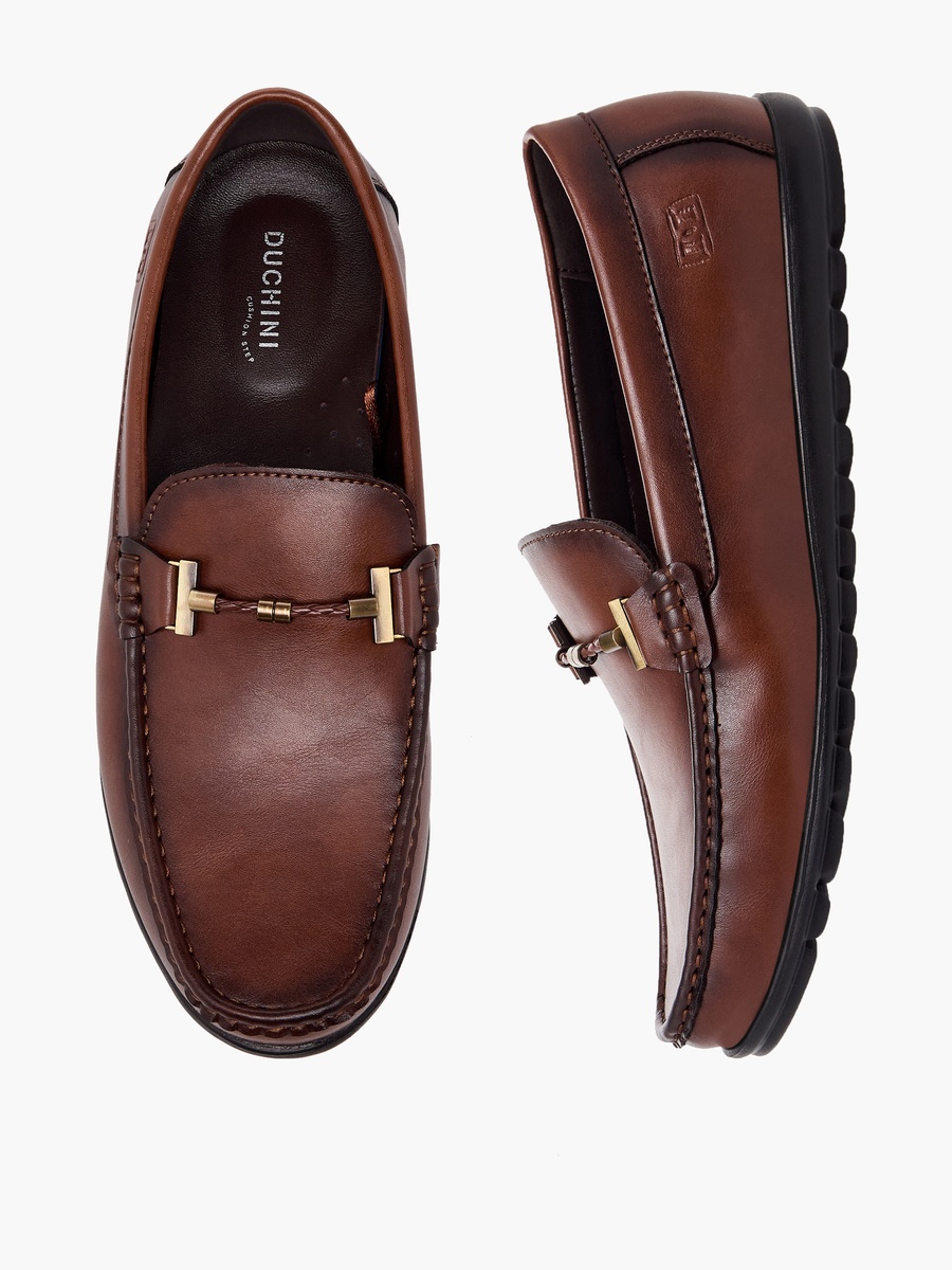 Men Metal Accent Slip-on Loafers