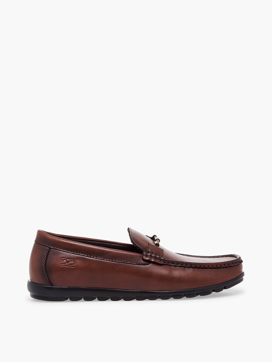 Men Metal Accent Slip-on Loafers