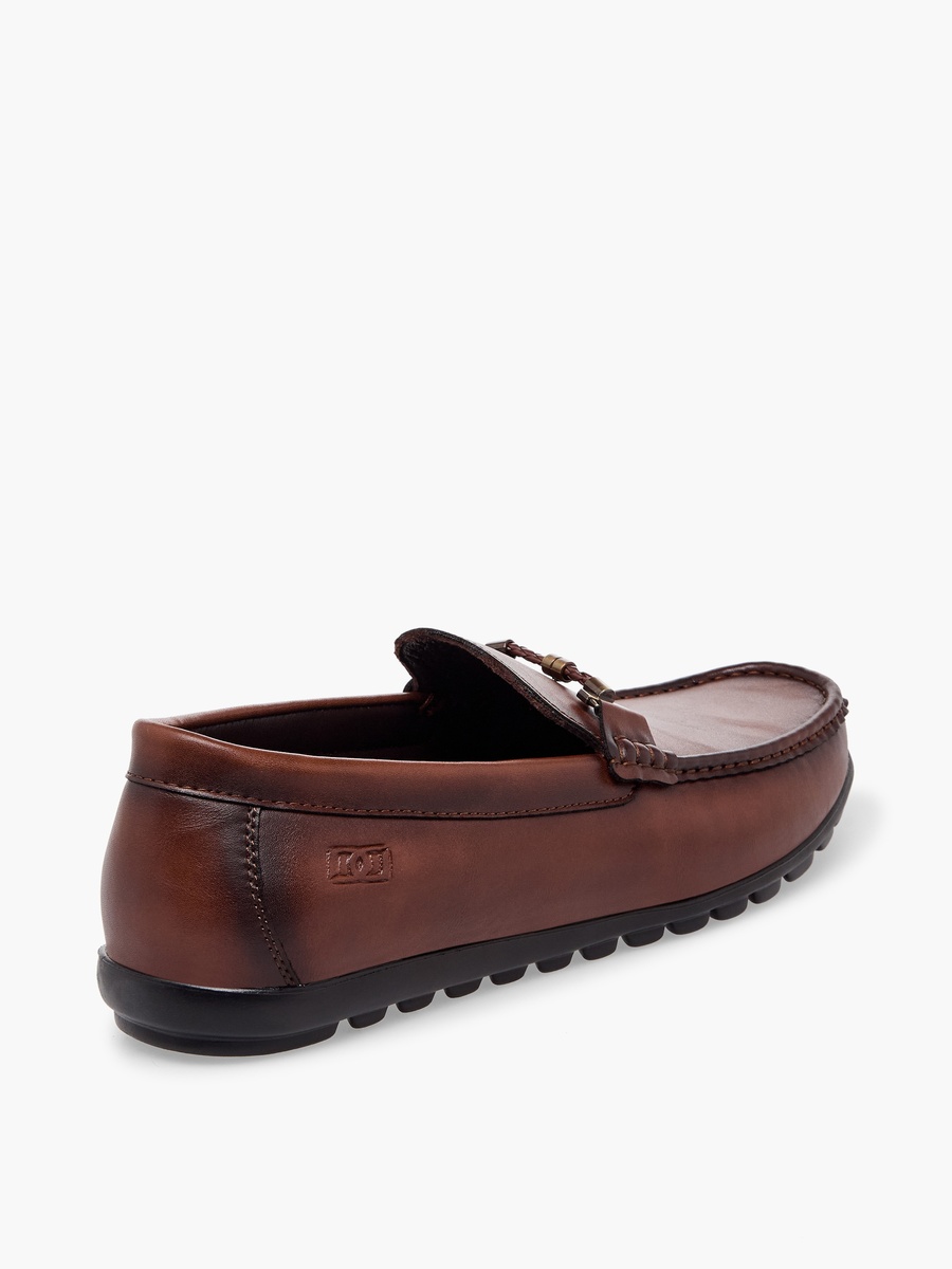 Men Metal Accent Slip-on Loafers