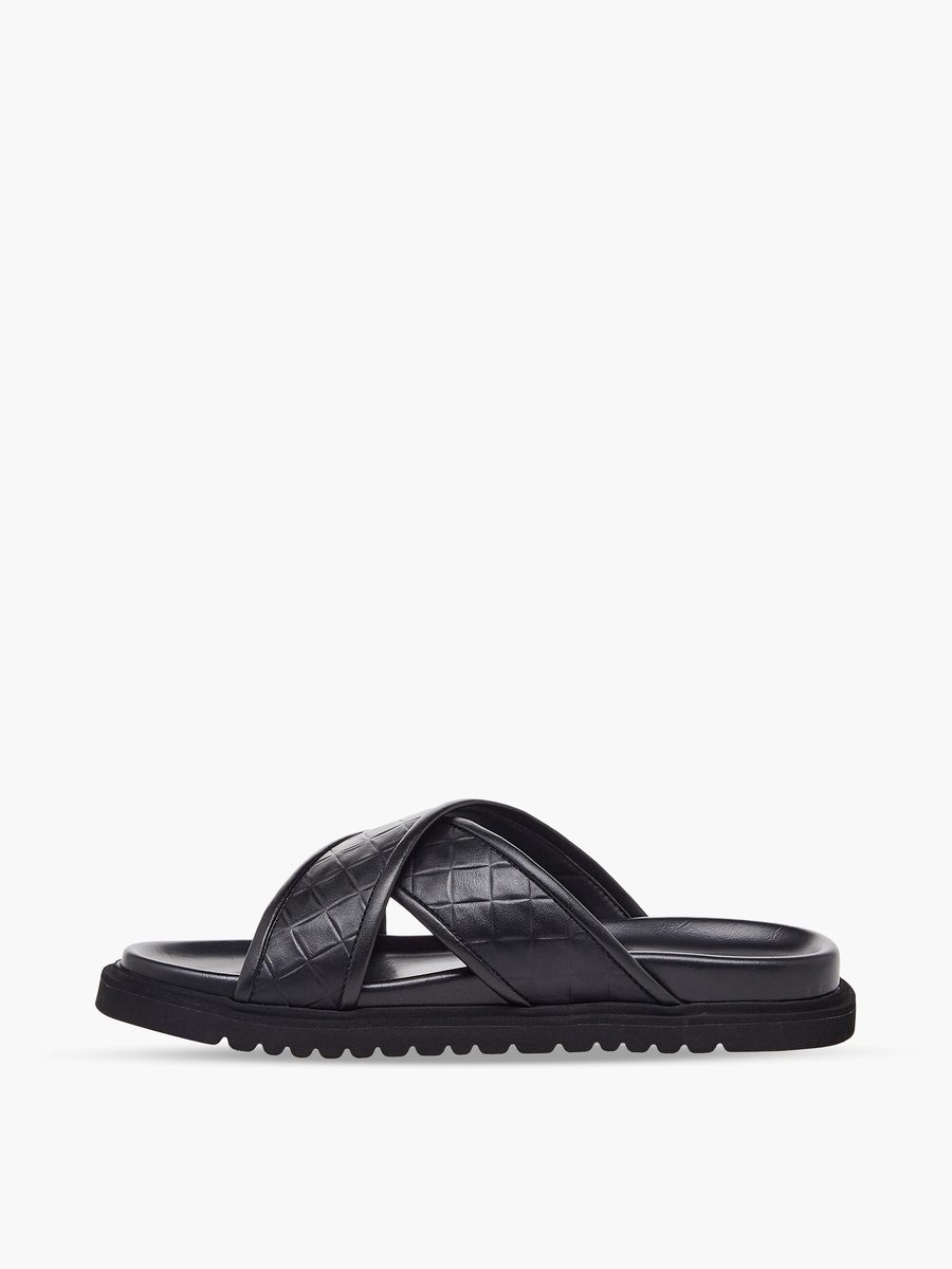 Men Quilted Criss-Cross Comfort Sandals
