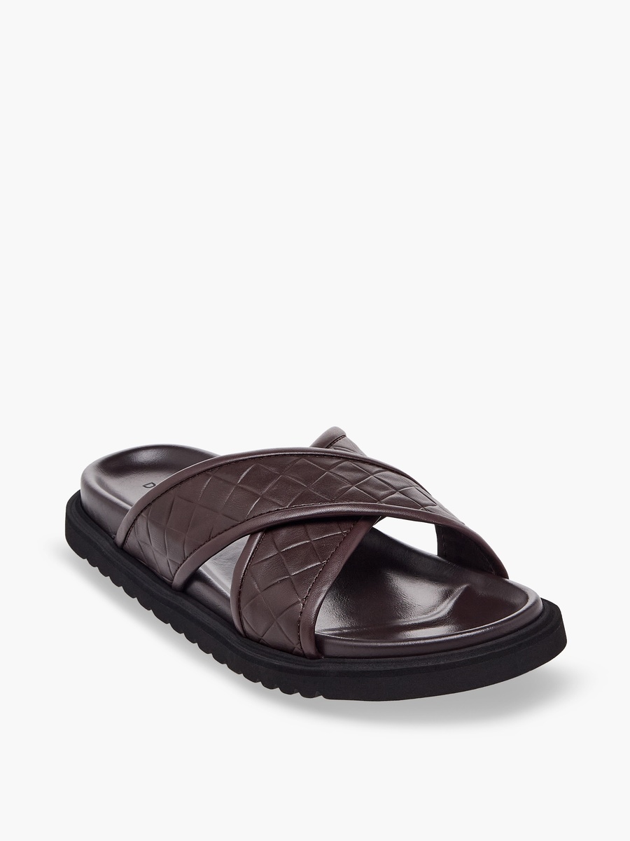 Men Quilted Criss-Cross Comfort Sandals