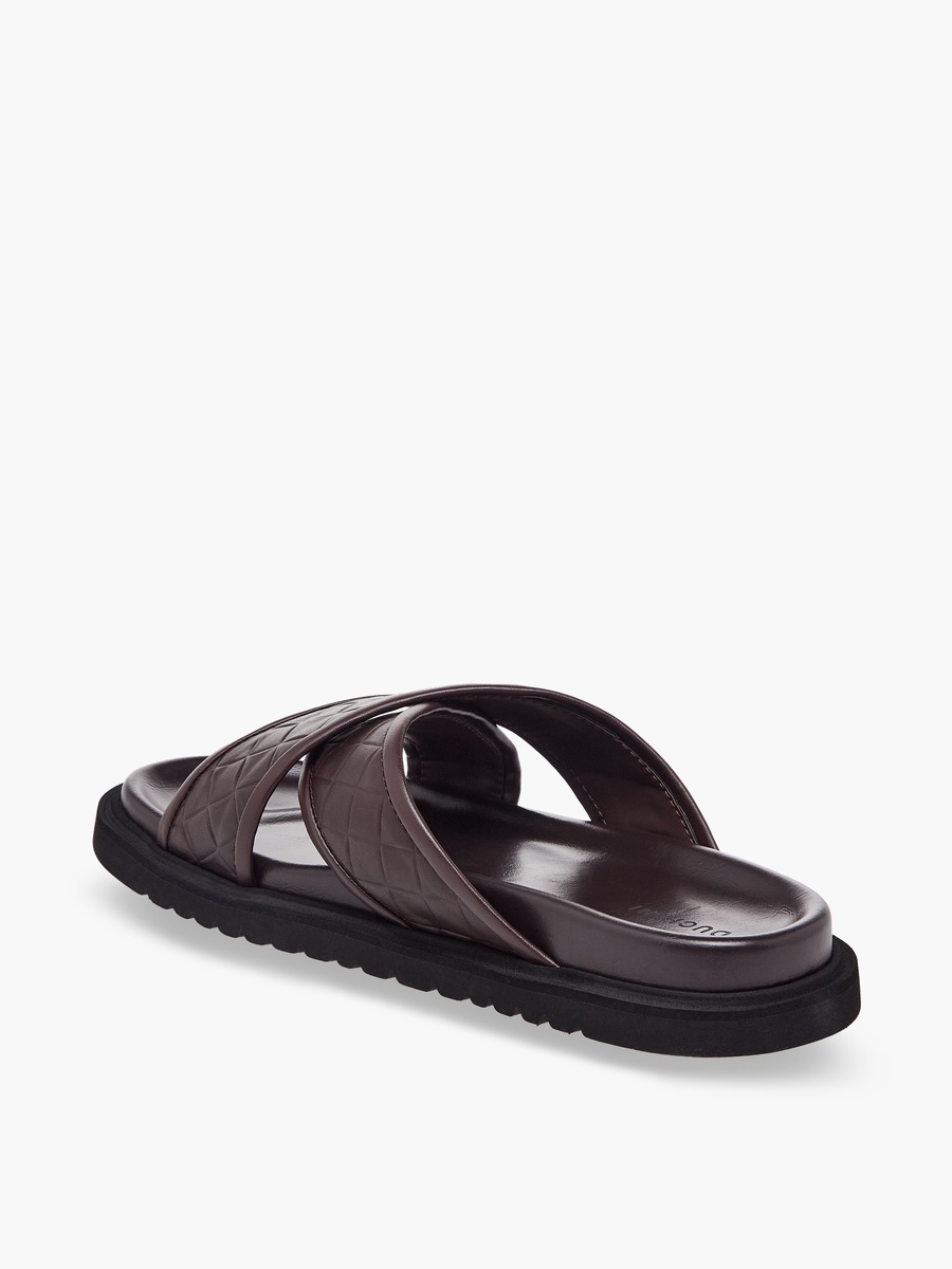 Men Quilted Criss-Cross Comfort Sandals