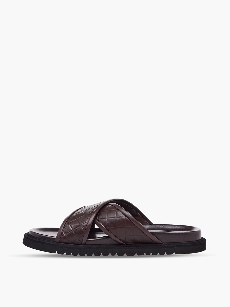 Men Quilted Criss-Cross Comfort Sandals