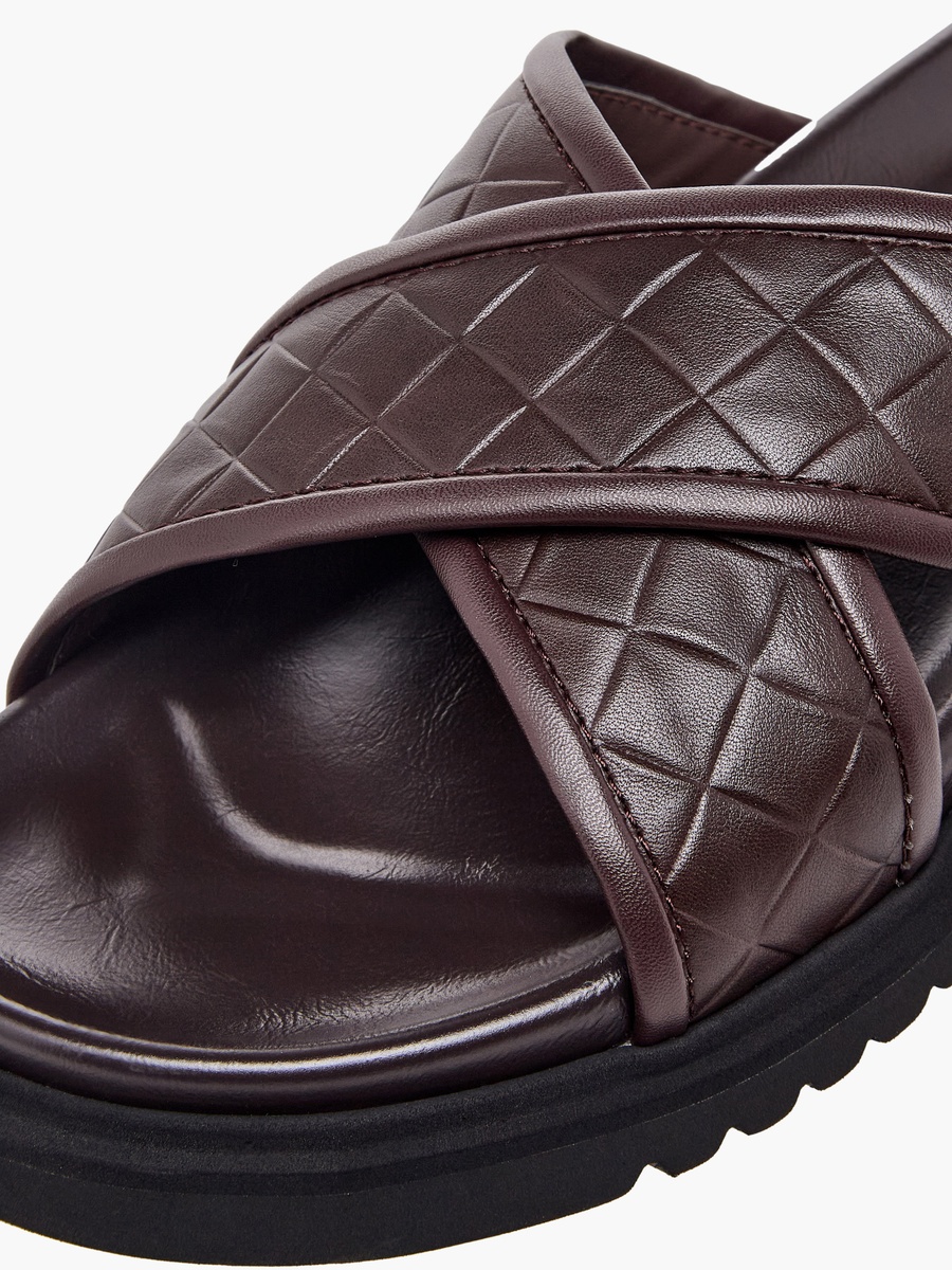 Men Quilted Criss-Cross Comfort Sandals