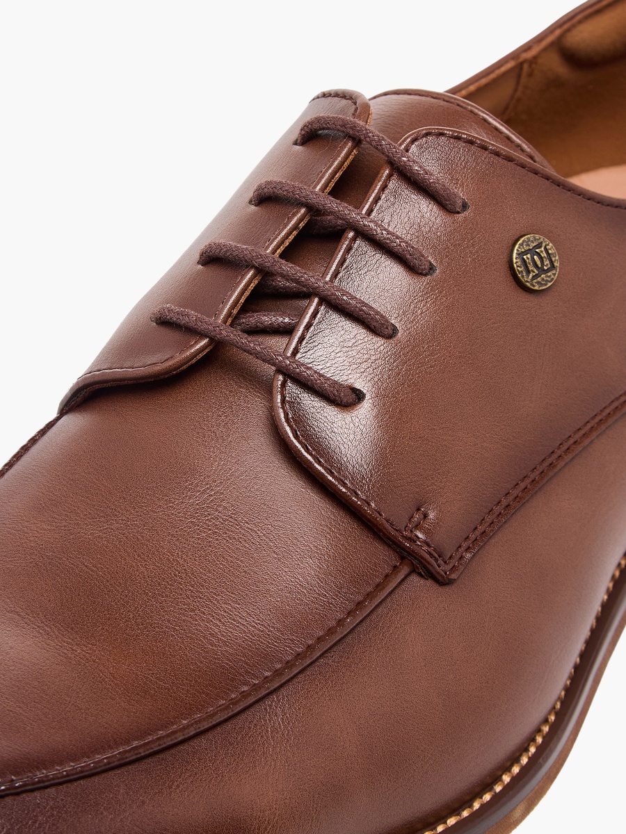 Men Lace-Up Derby Shoes