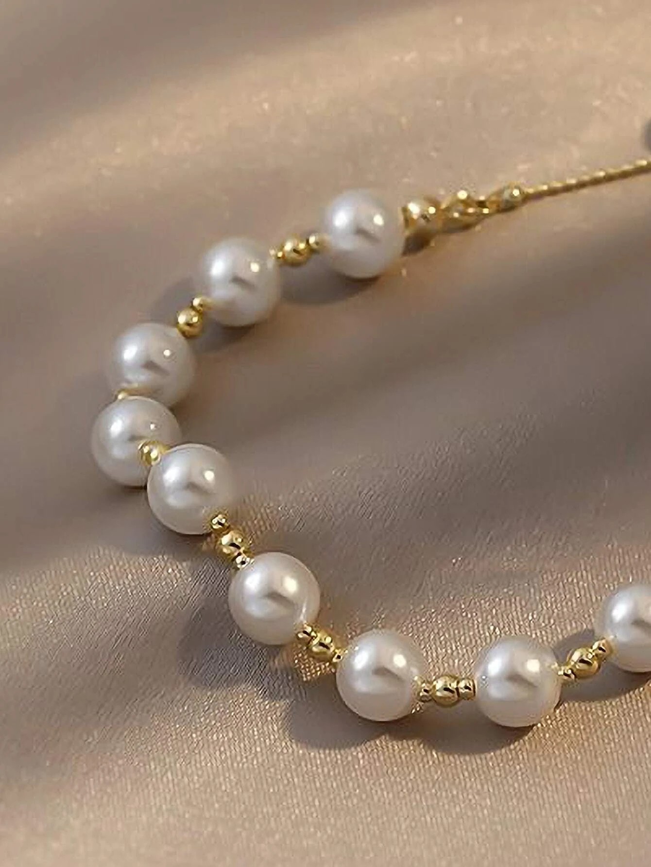 Gold Charm Pearl Bracelet