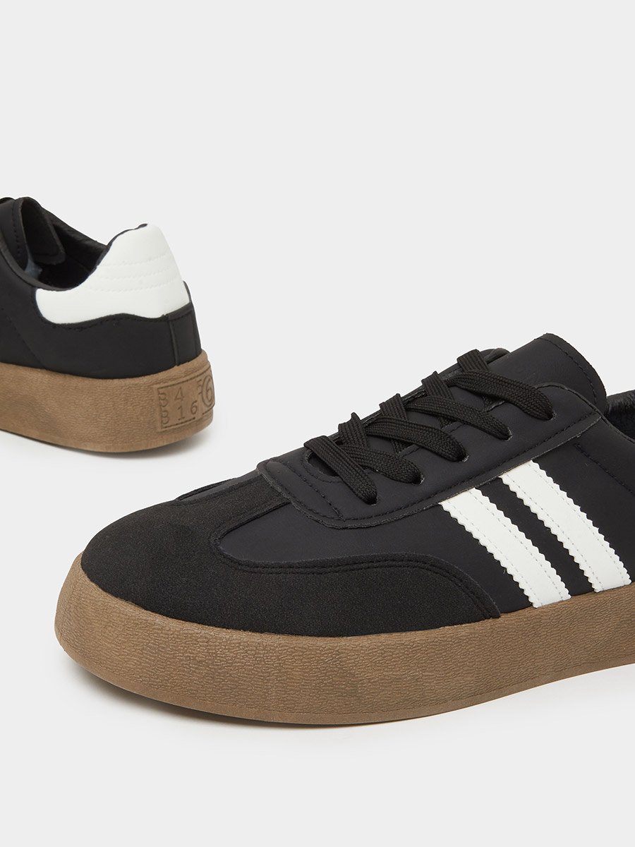 Black Classic Court Sneakers with White Stripes