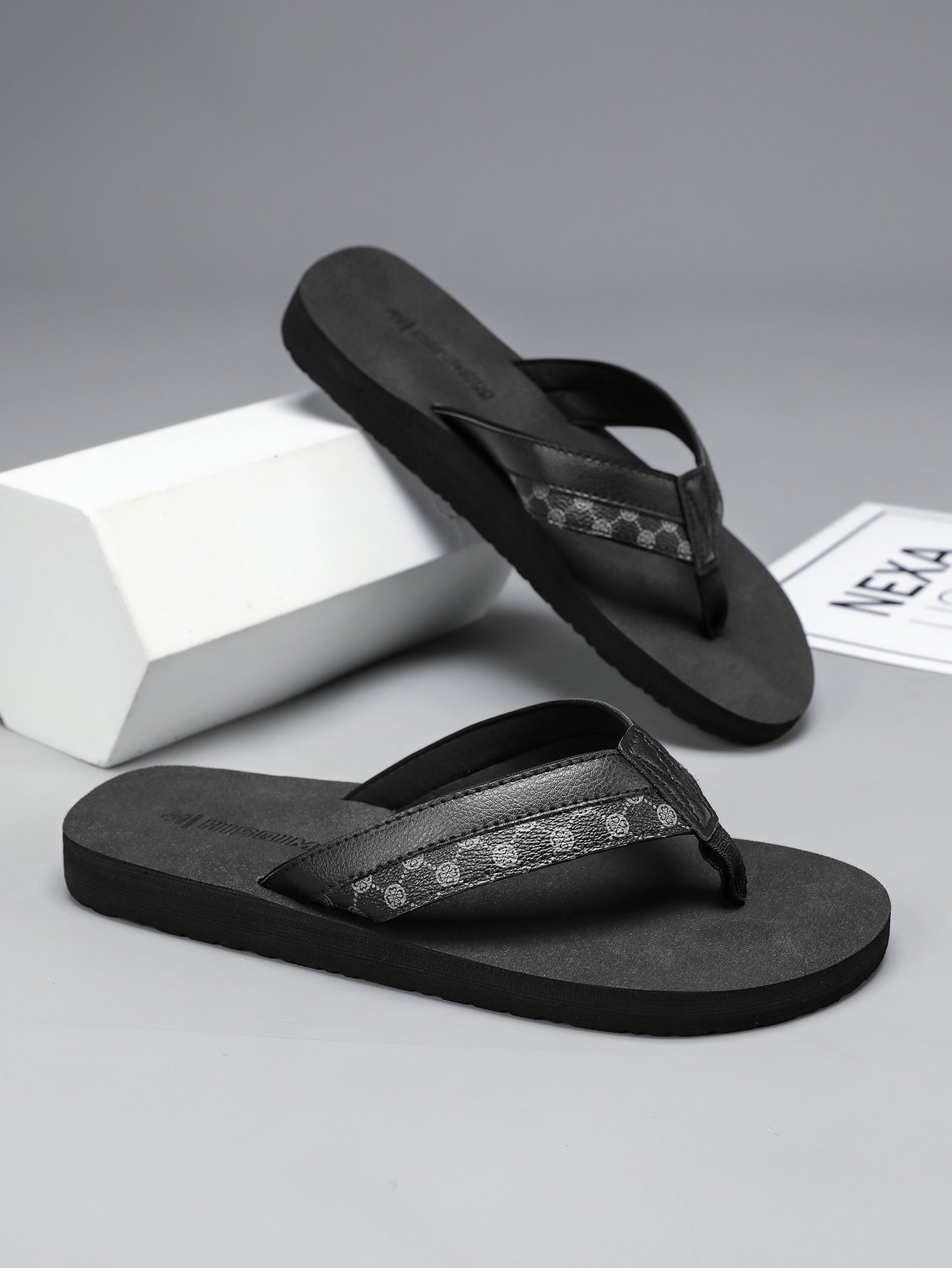 Men Black Plain Flip Flops
