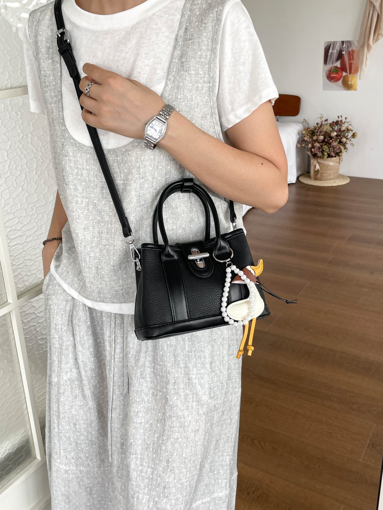 Black Plain Turn Lock Handbag with Charm