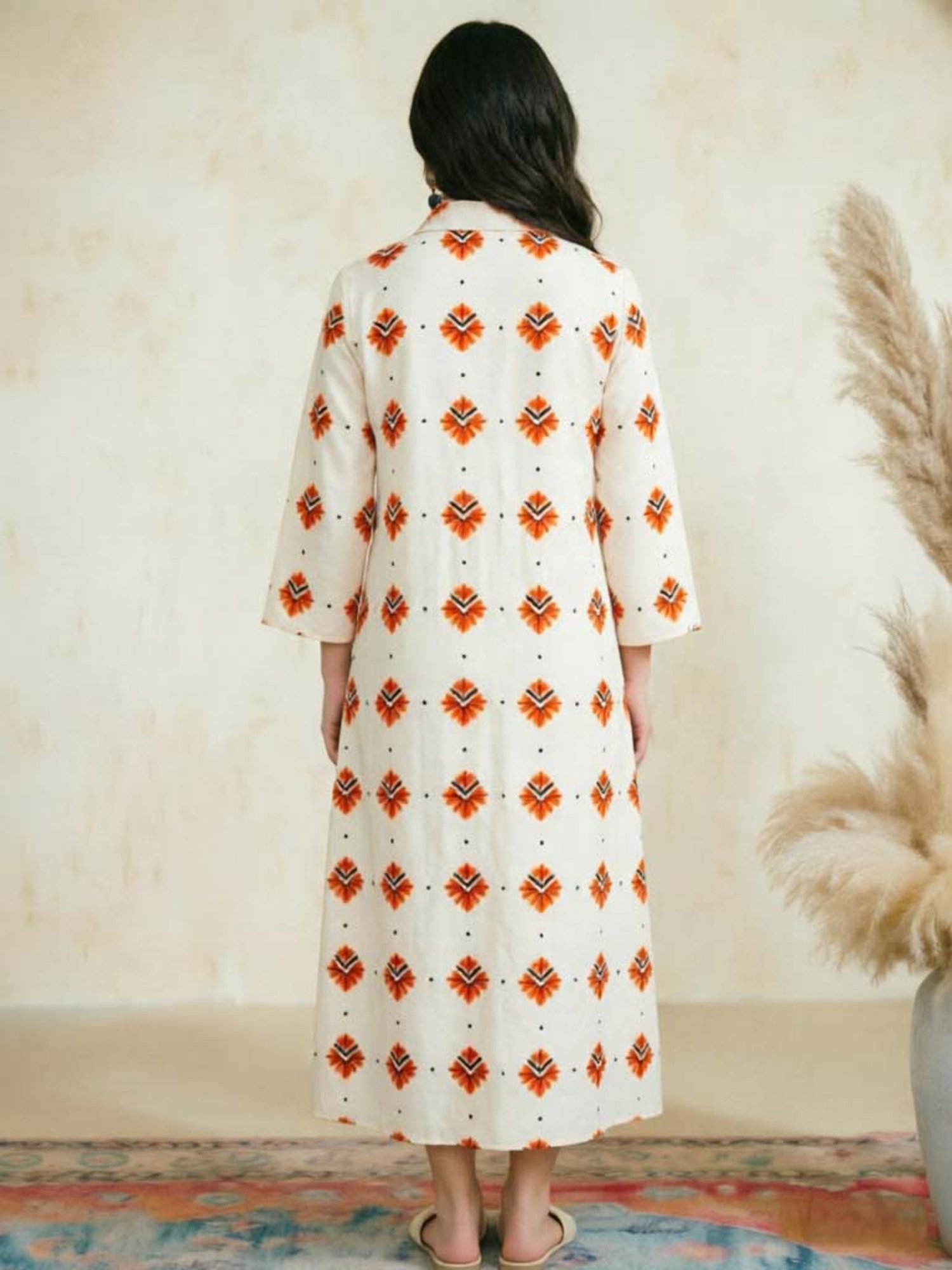 White Graphic Print Long Sleeves Kaftan Dress