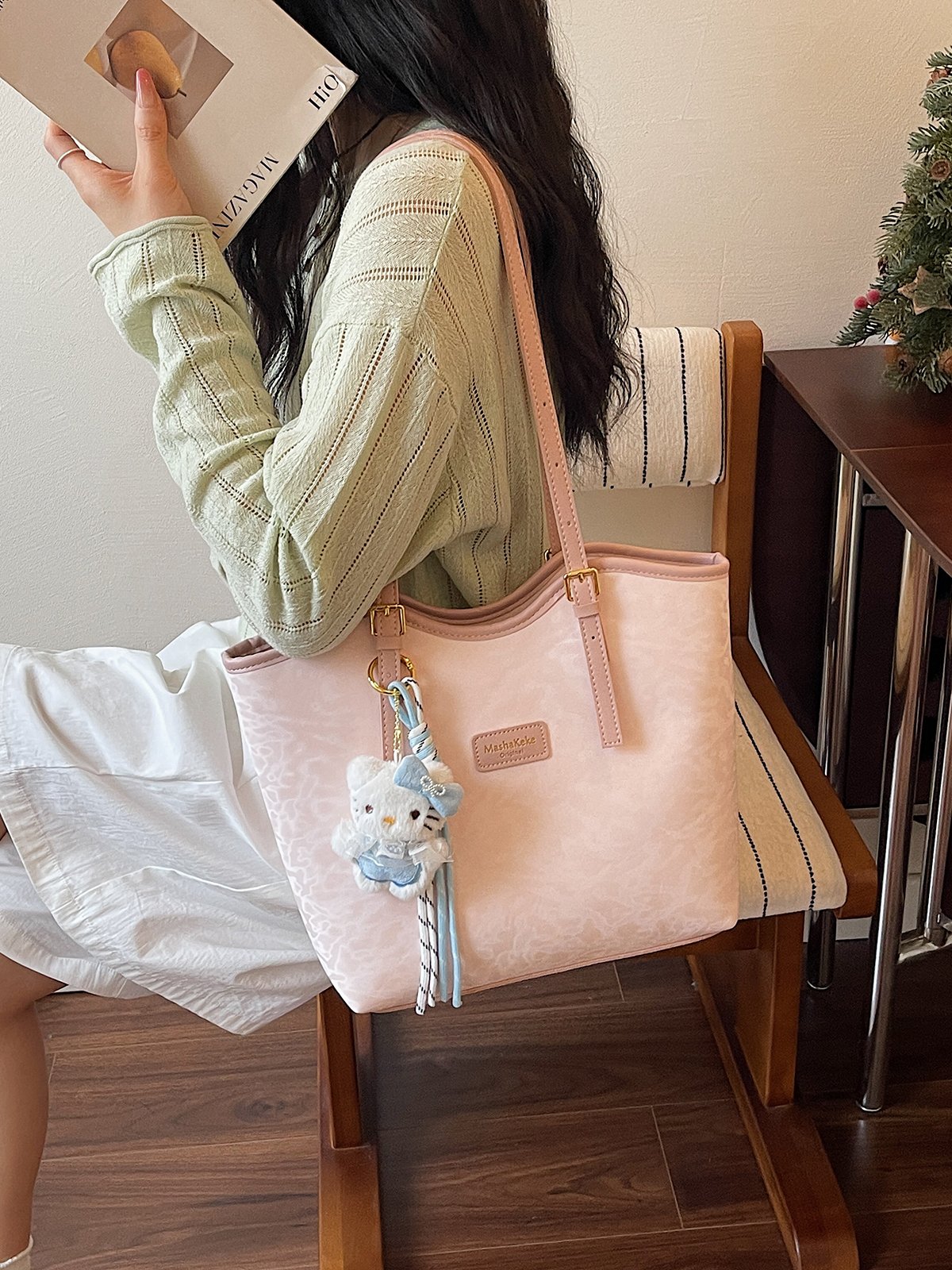 Pink Shoulder Bag with Adorable Kitty Cham