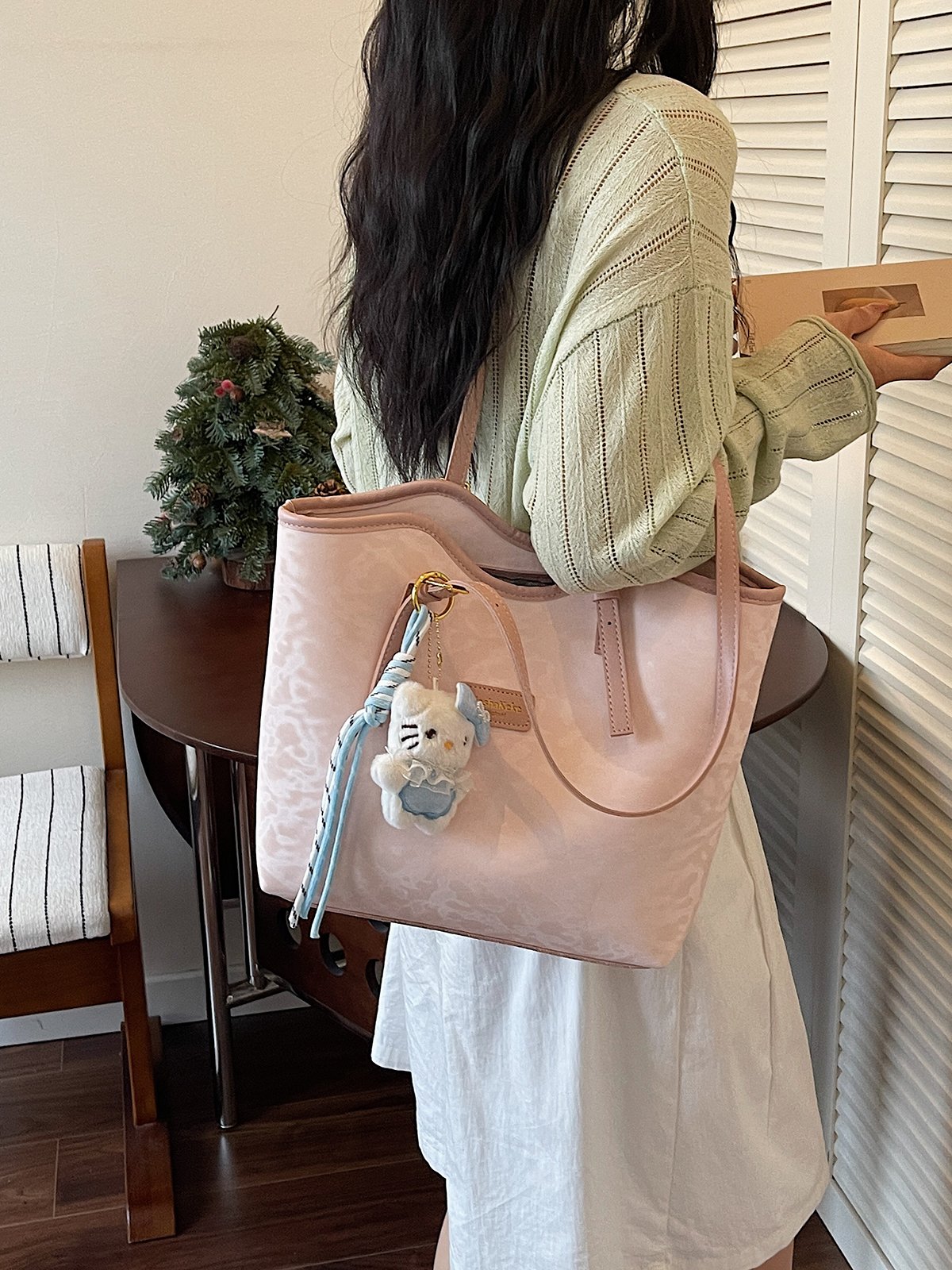 Pink Shoulder Bag with Adorable Kitty Cham