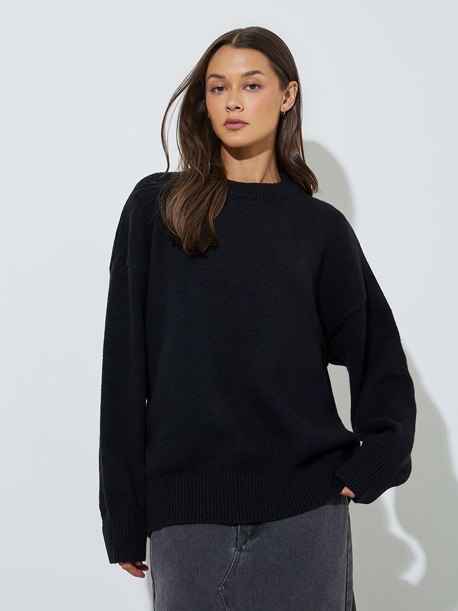 Black Solid Round Neck Regular Fit Sweater