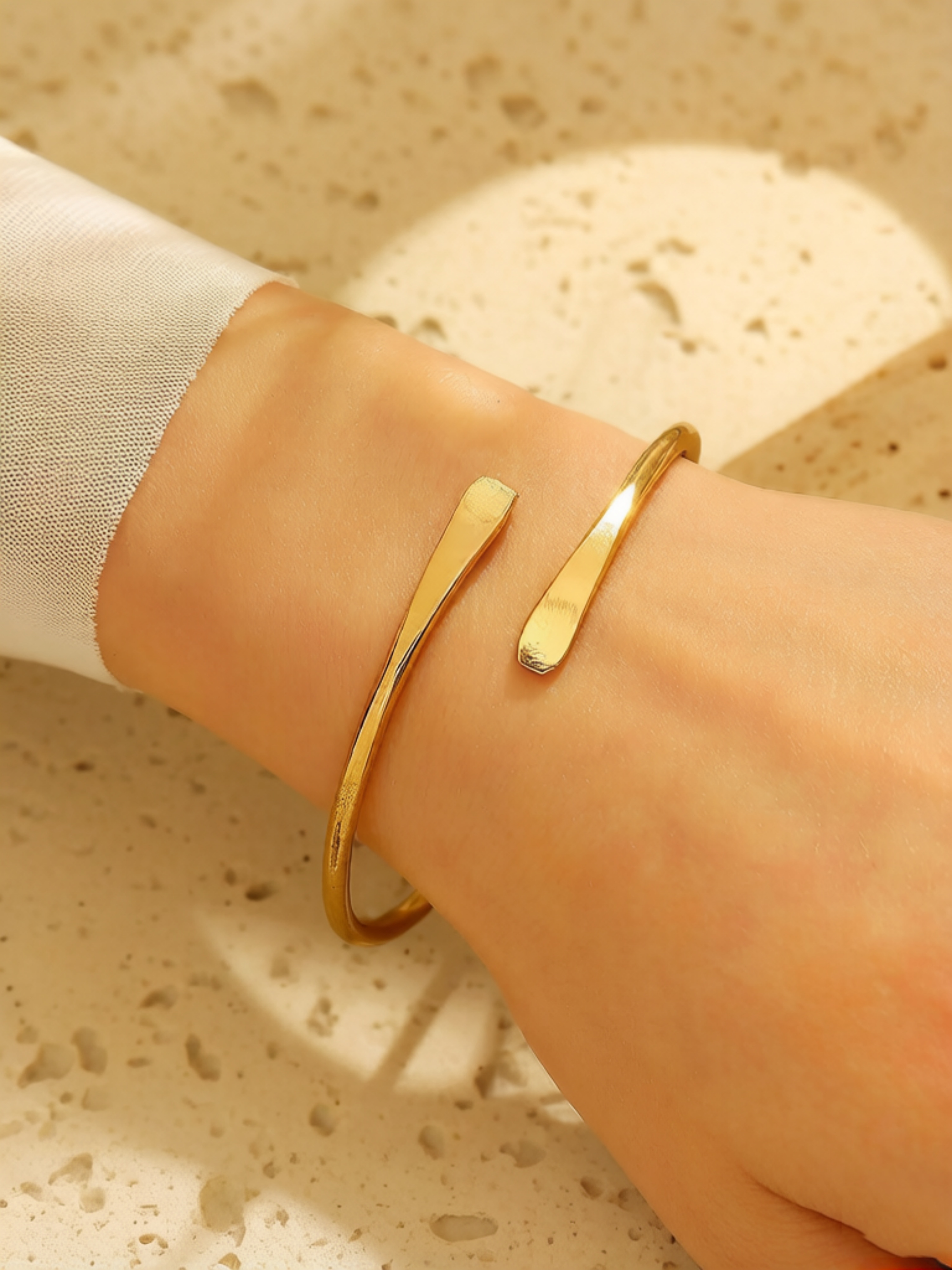 Golden Bangle Bracelet for Daily Wear.