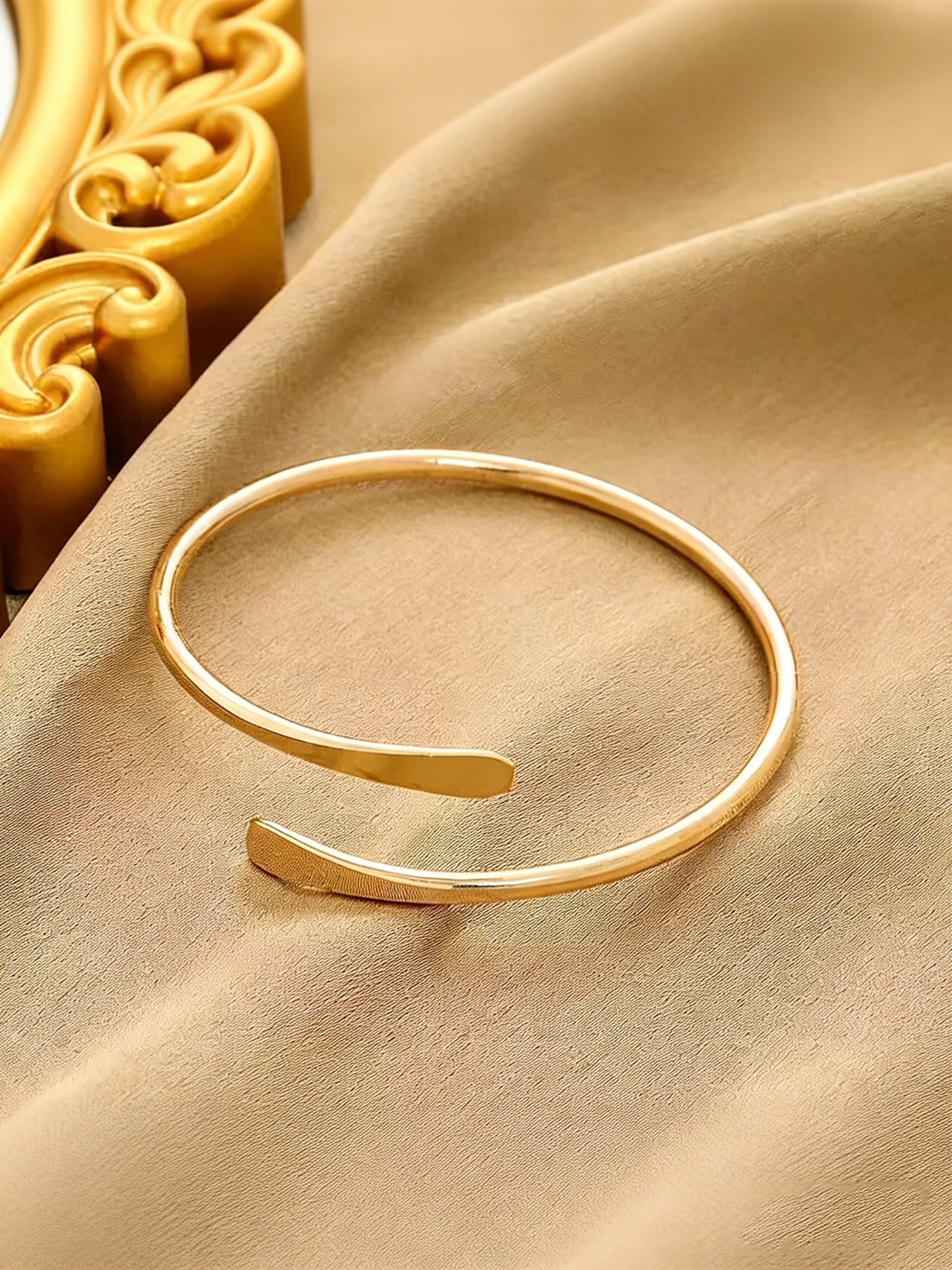 Golden Bangle Bracelet for Daily Wear.