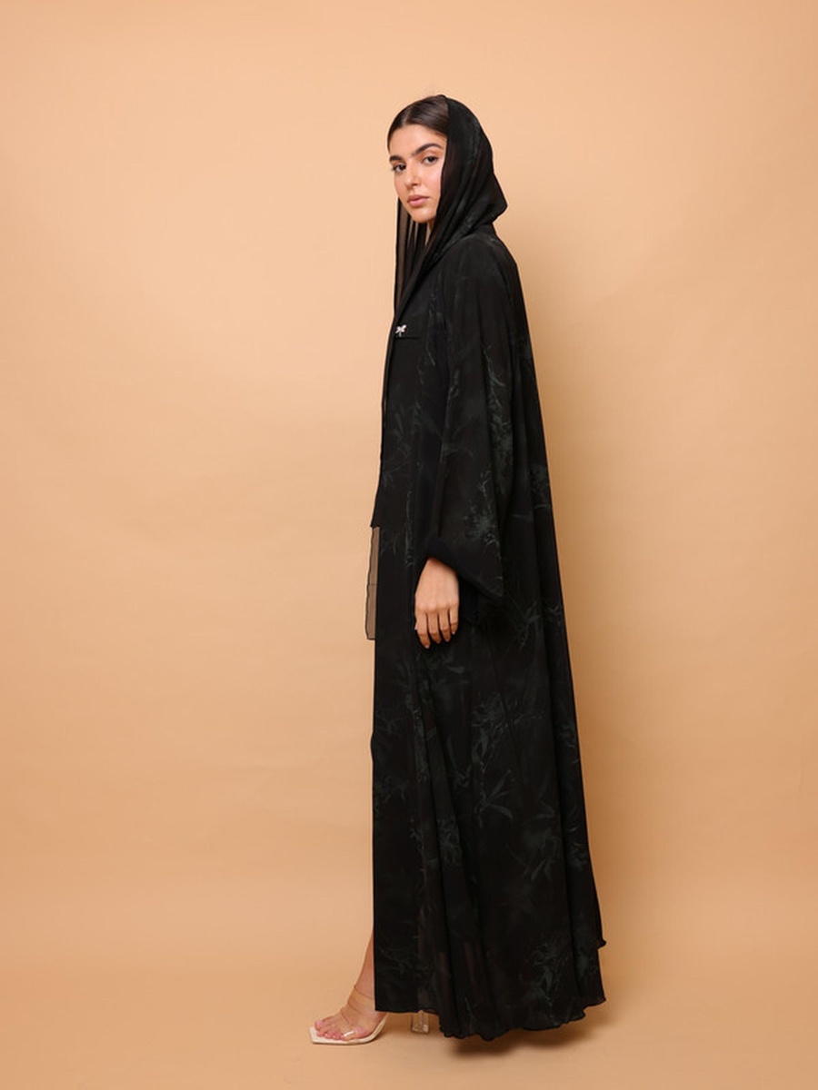 عباية بطبعة زهور