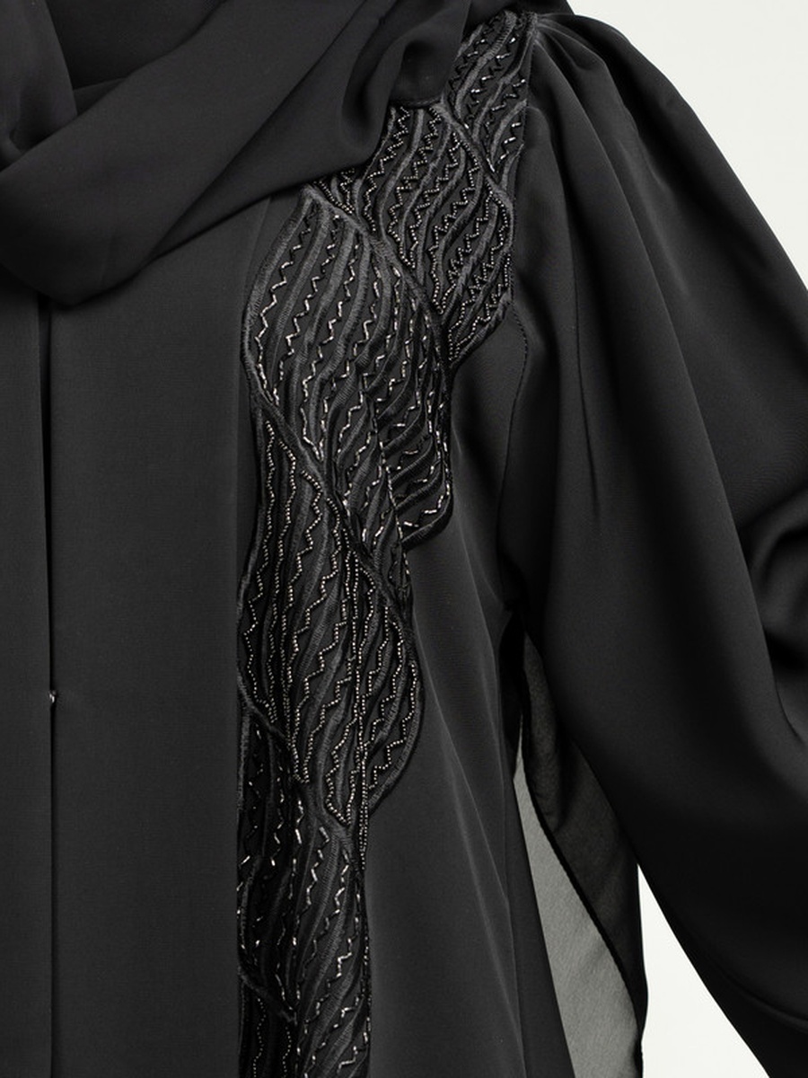 Black Royal Embroidery Emirati Abaya