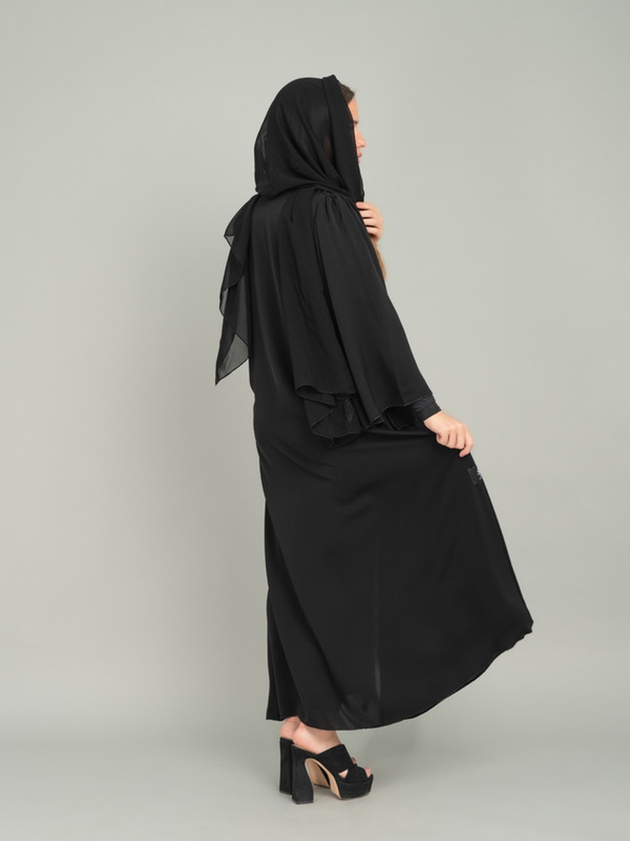 Black Royal Embroidery Emirati Abaya