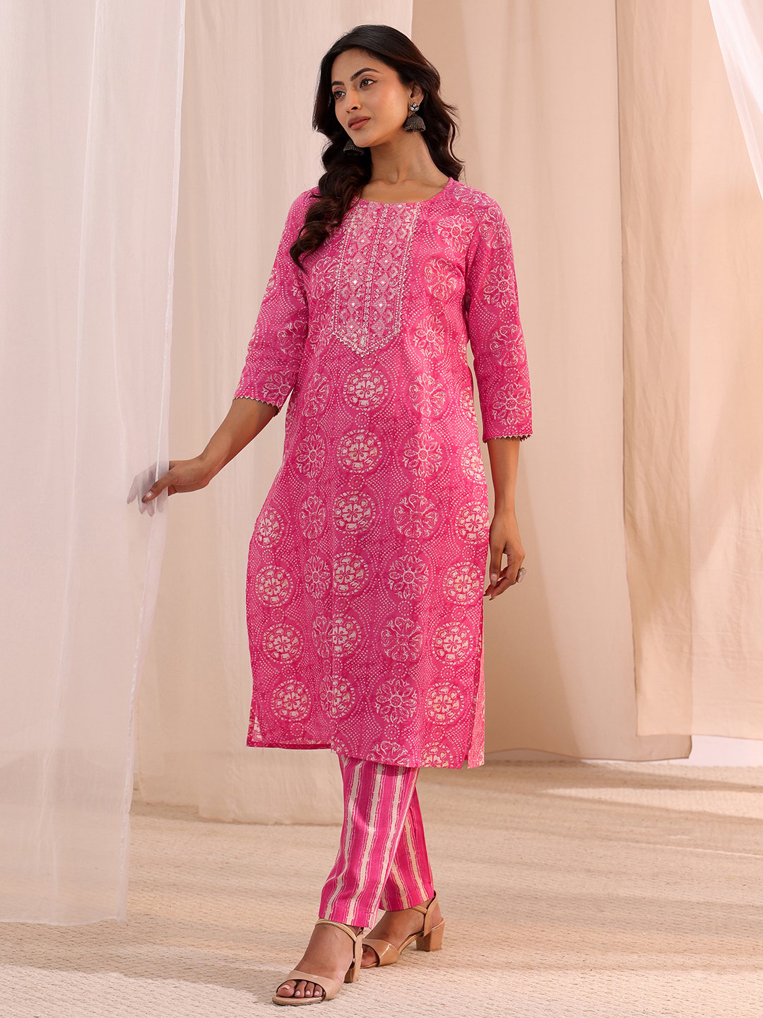 Pink Printed Cotton Straight Fit Kurta, Straight Pants And Dupatta Set