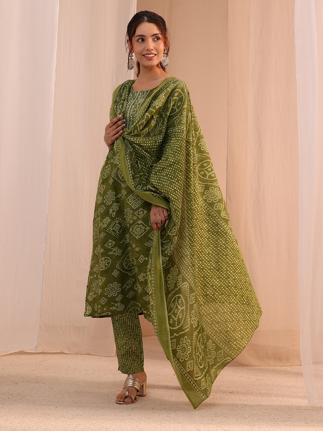 Green Printed Cotton Straight Fit Kurta, Straight Pants And Dupatta Set