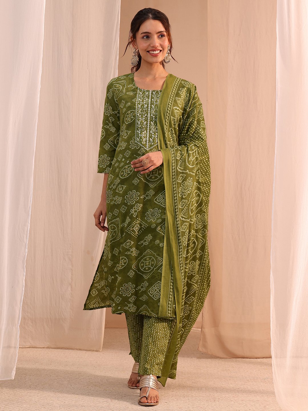 Green Printed Cotton Straight Fit Kurta, Straight Pants And Dupatta Set
