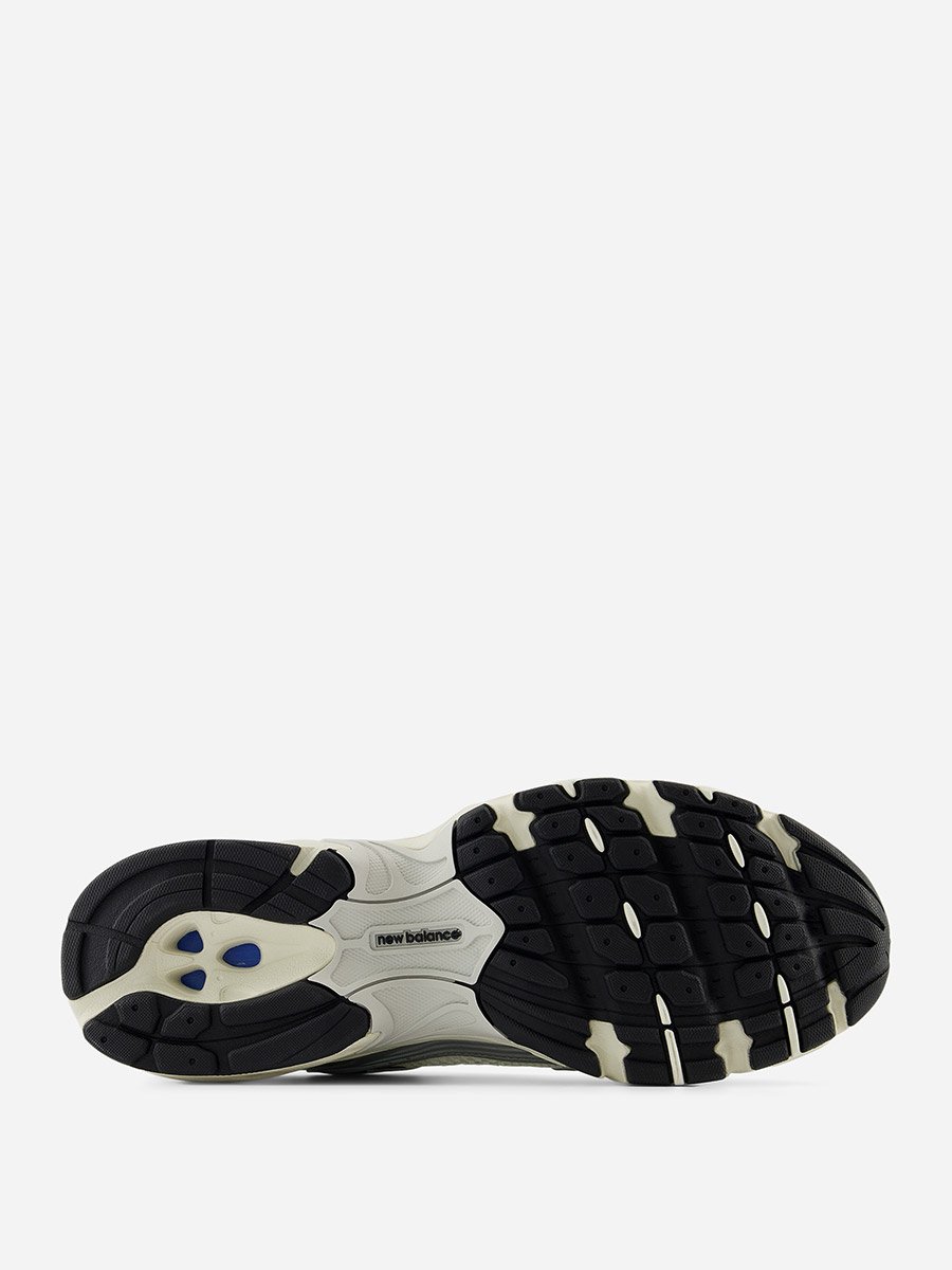 حذاء 530