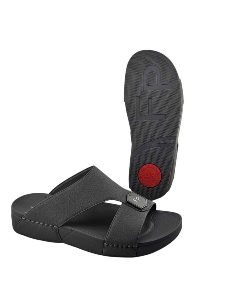 Men Grey Textured Arabic Sandals