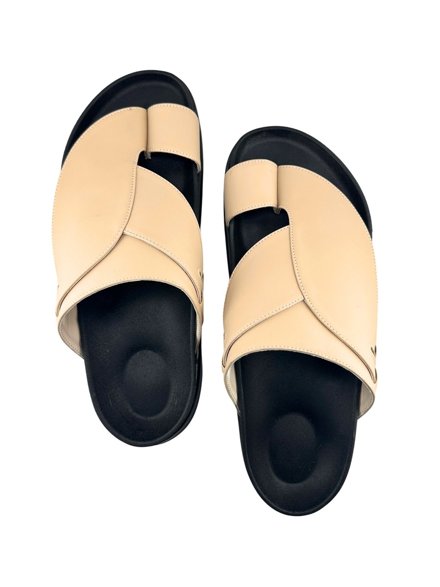 Men Beige Emirati Thobe Sandals - Casual and Comfortable