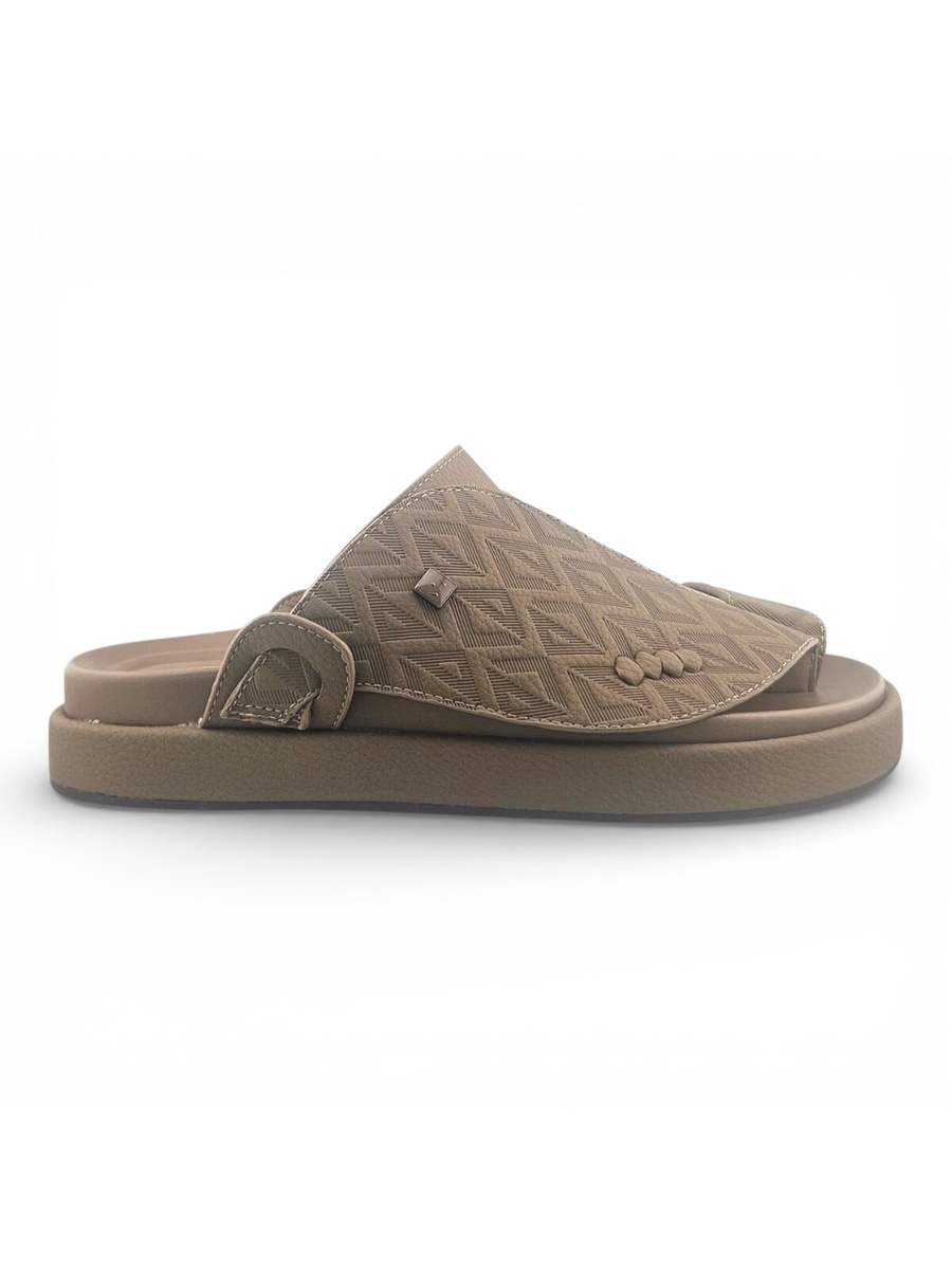 Khaki Men Casual Sandals with Geometric Pattern