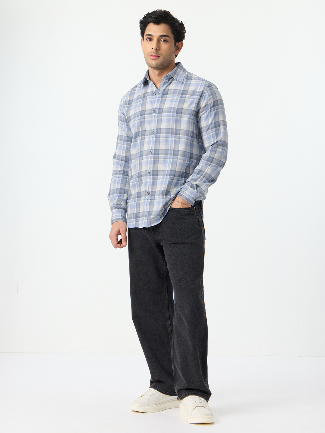 Men Multi Checked Spread Collar Shirt