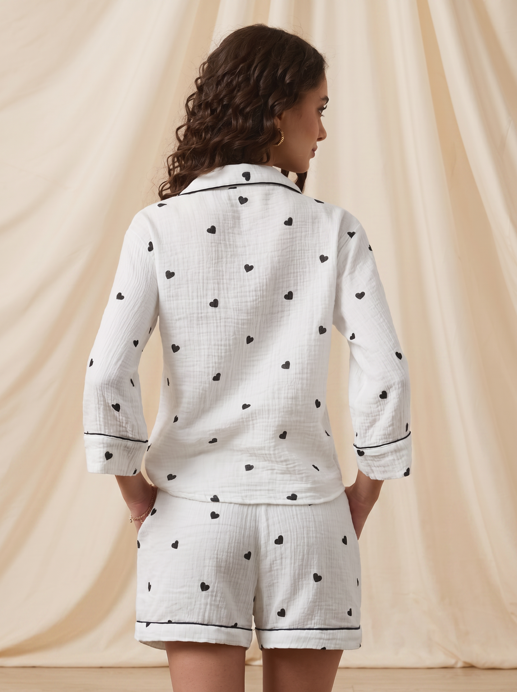 White Crinkled Heart Print Regular Fit Shirt