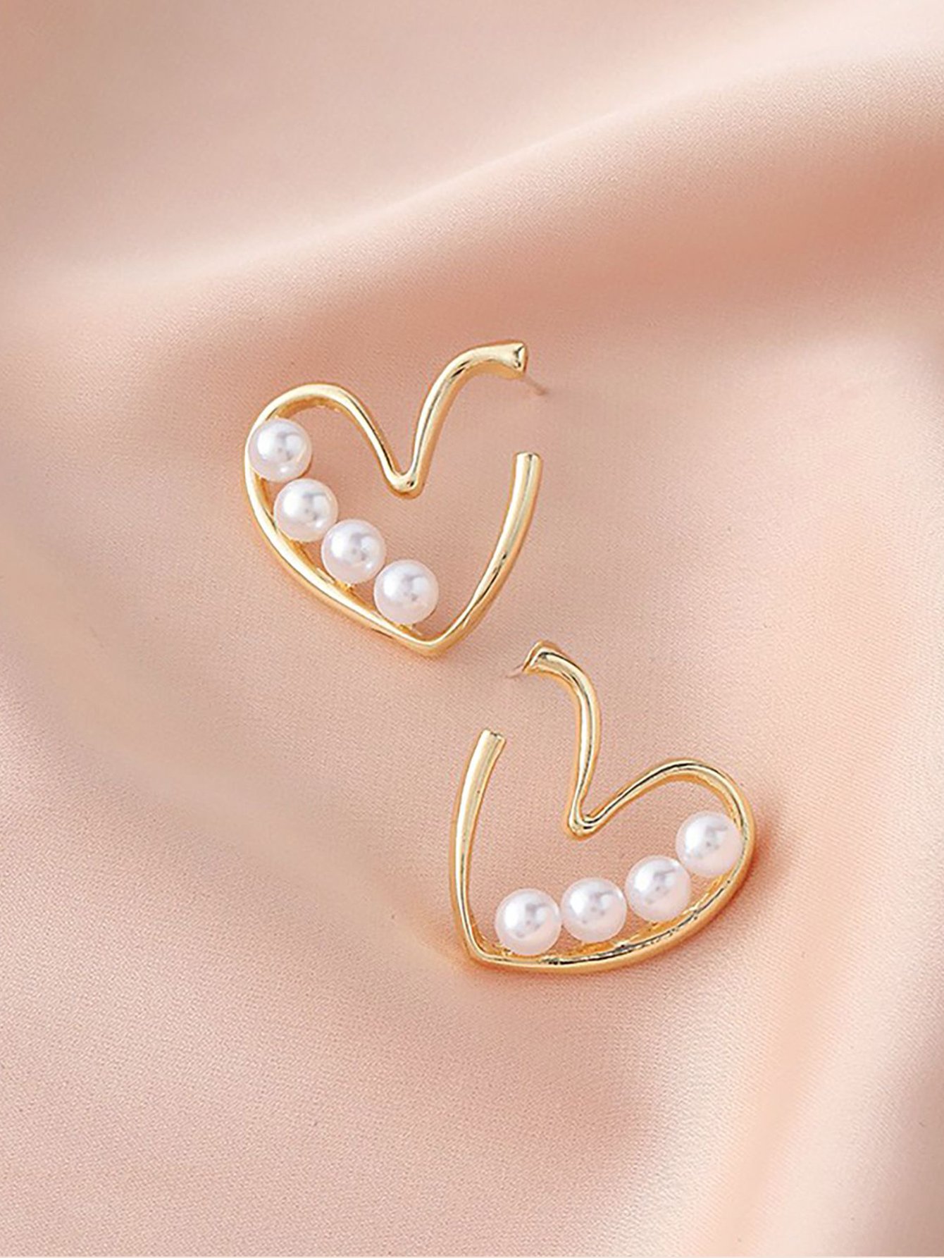Gold Heart Pearl Stud Earrings for Casual Wear