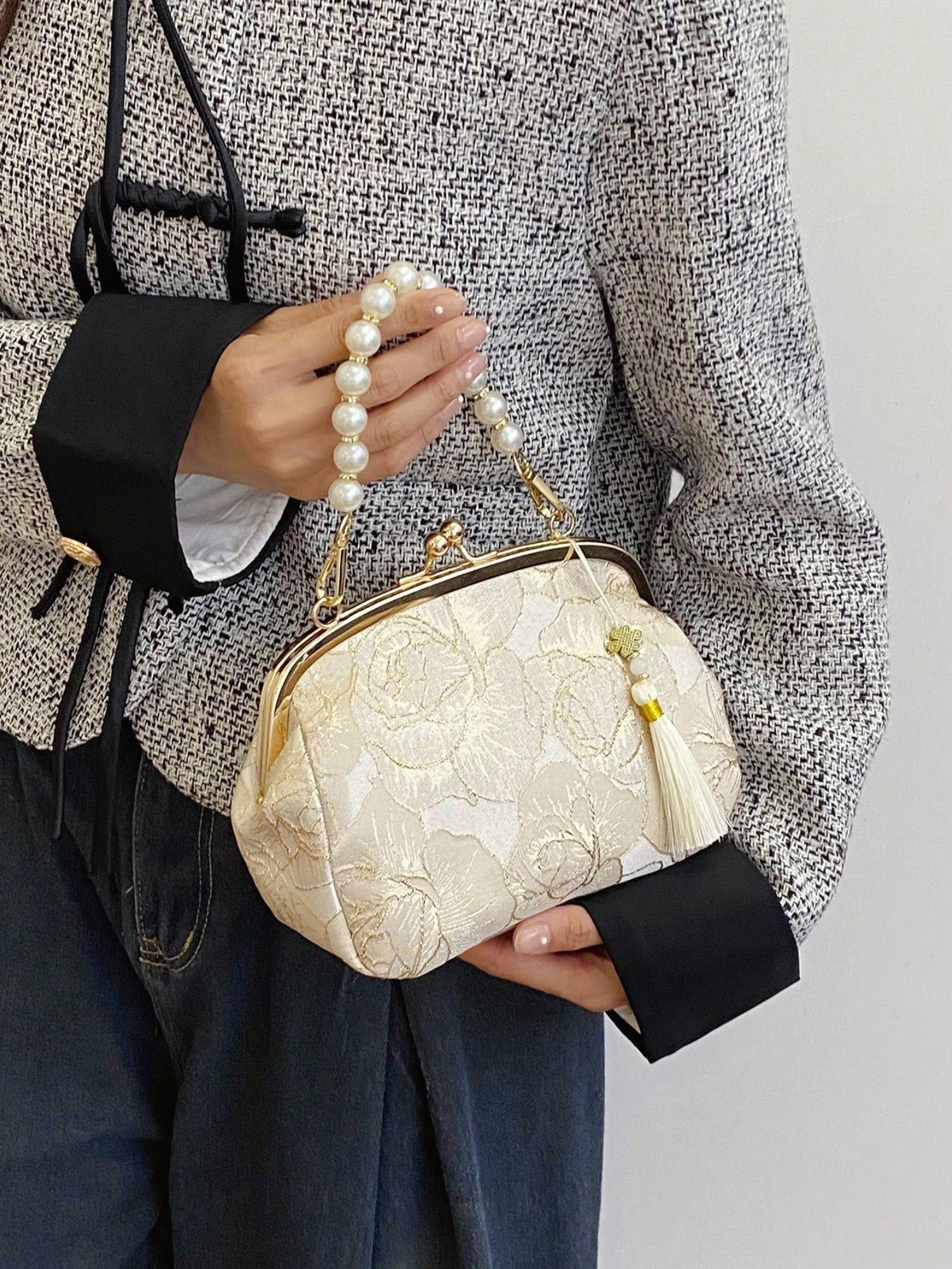 Off-White Floral Embroidered Pearl Clutch Bag