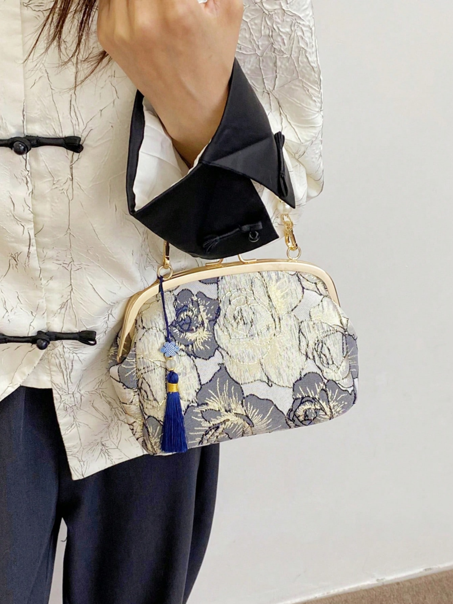Off-White Floral Embroidered Pearl Handle Clutch Bag