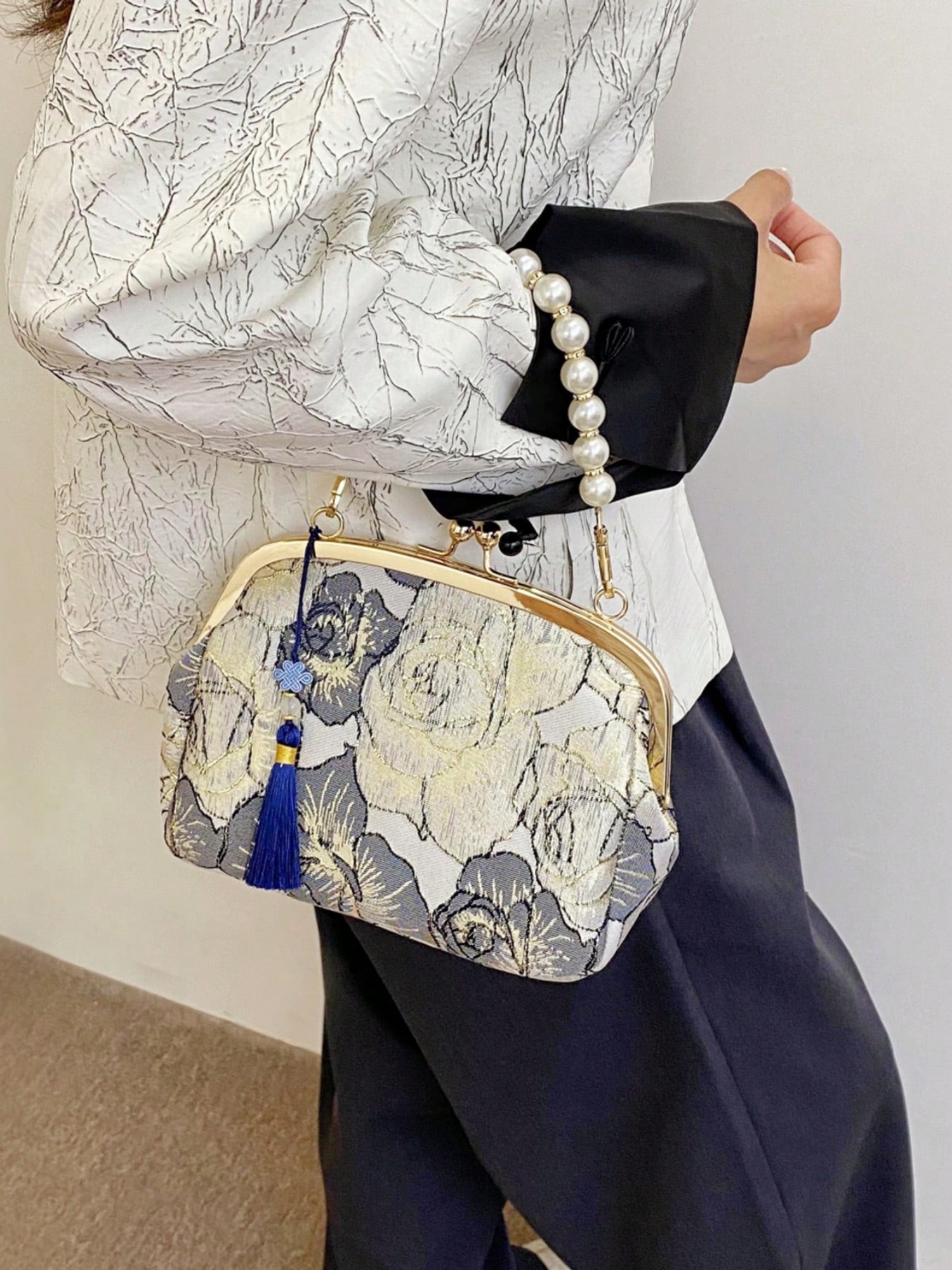 Off-White Floral Embroidered Pearl Handle Clutch Bag
