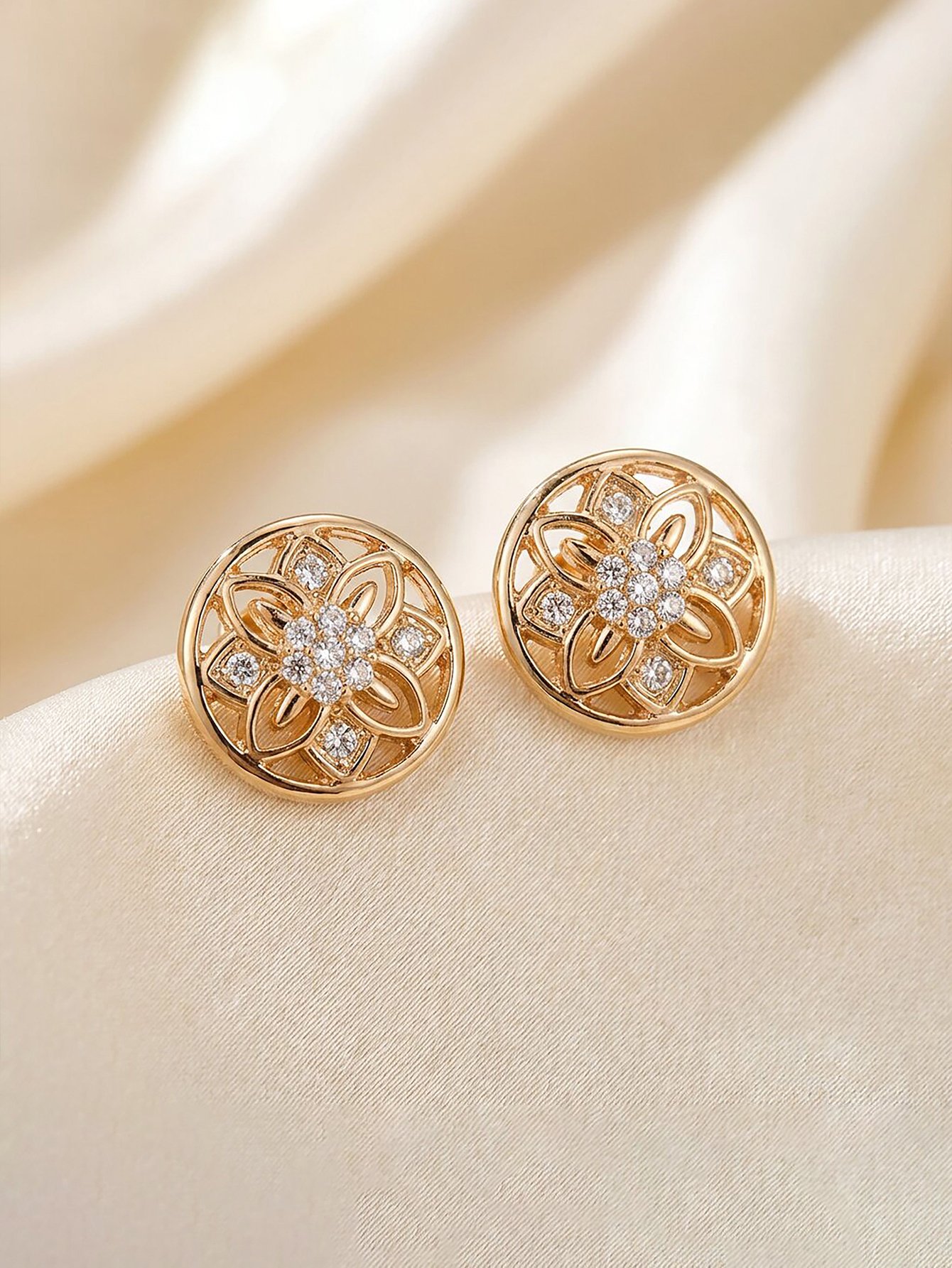 Gold Flower Pendant Necklace and Stud Earrings Set