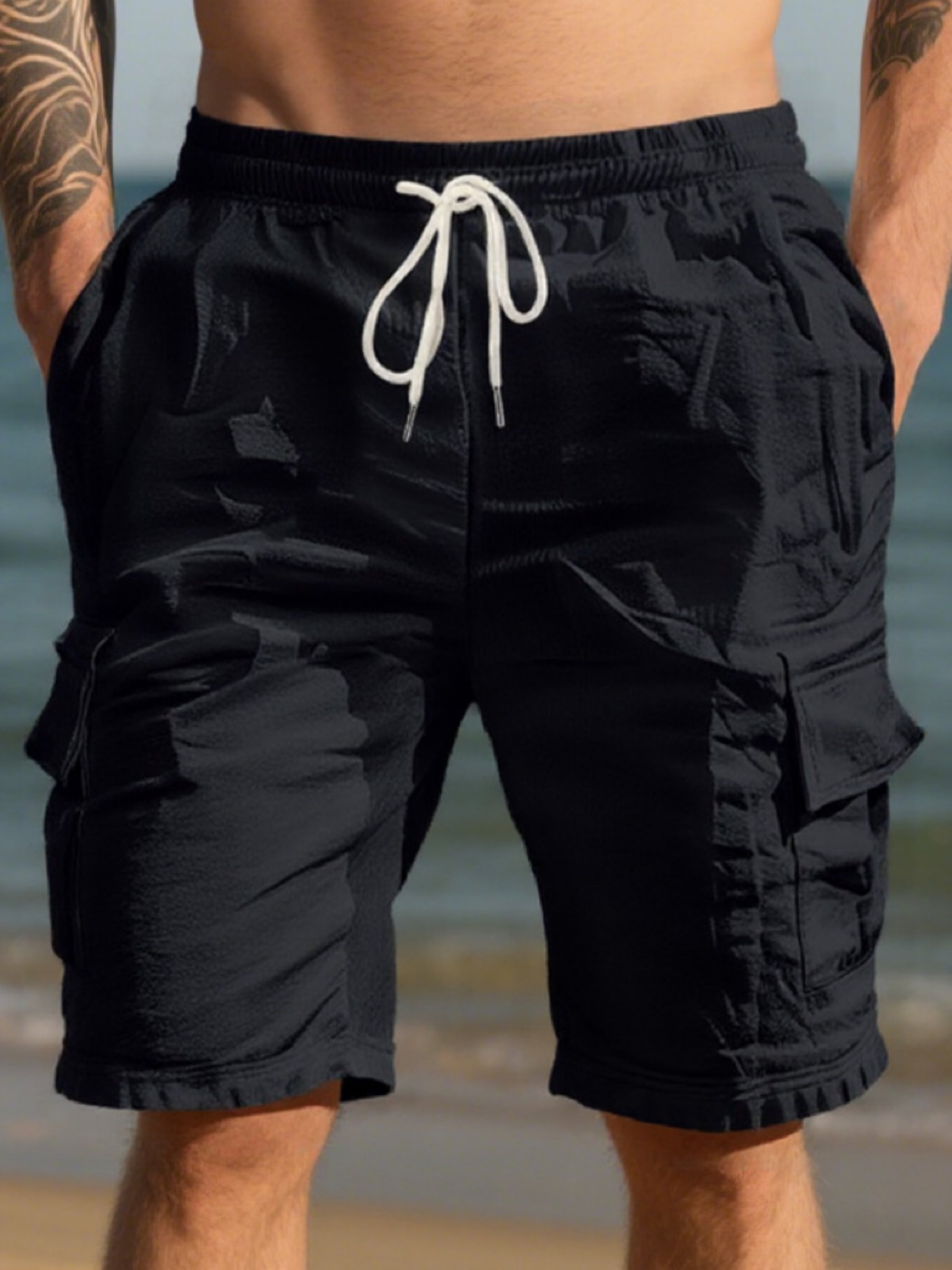 Black Solid Knee-Length Cargo Shorts