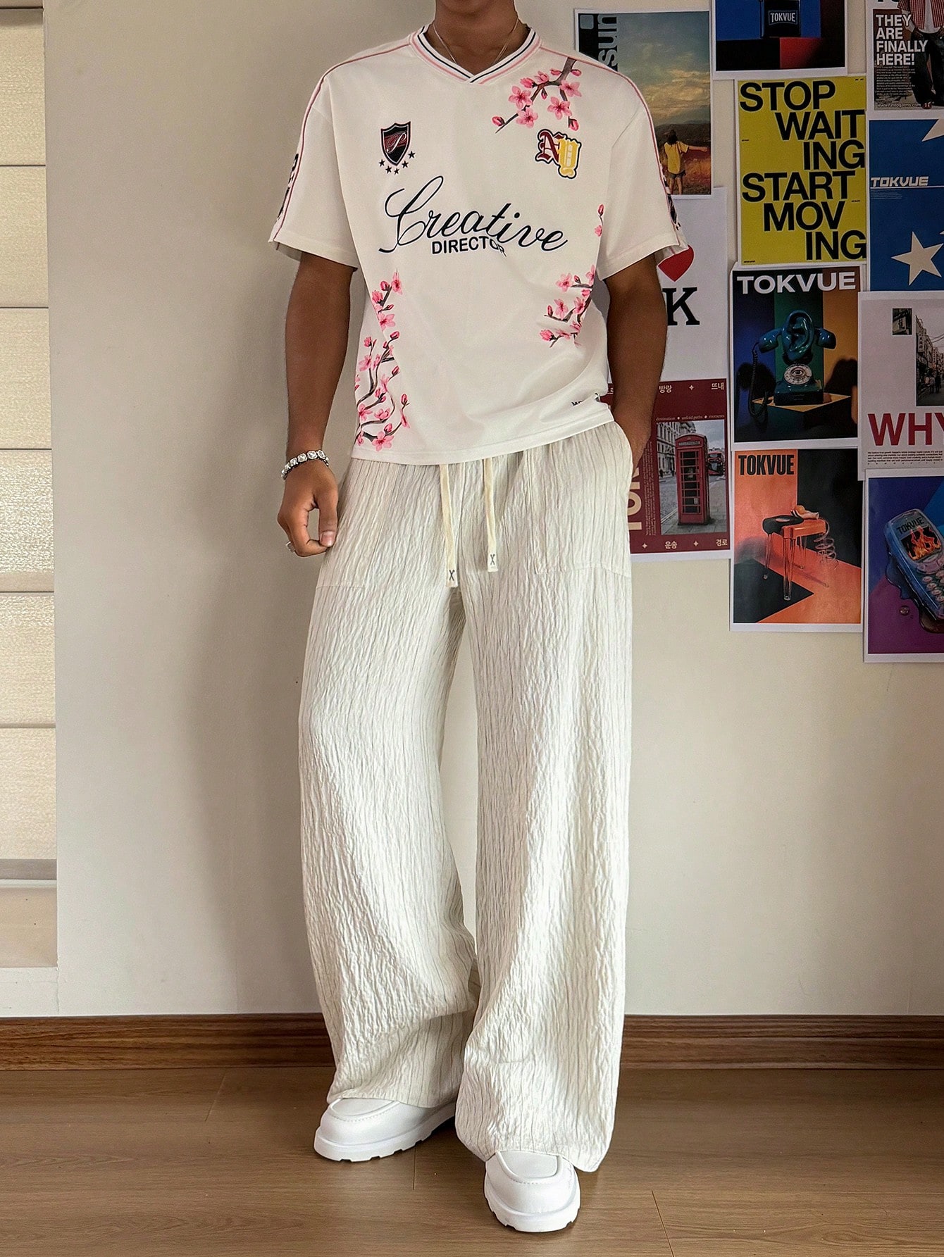 Men Beige Crinkle Texture Wide-Leg Trousers