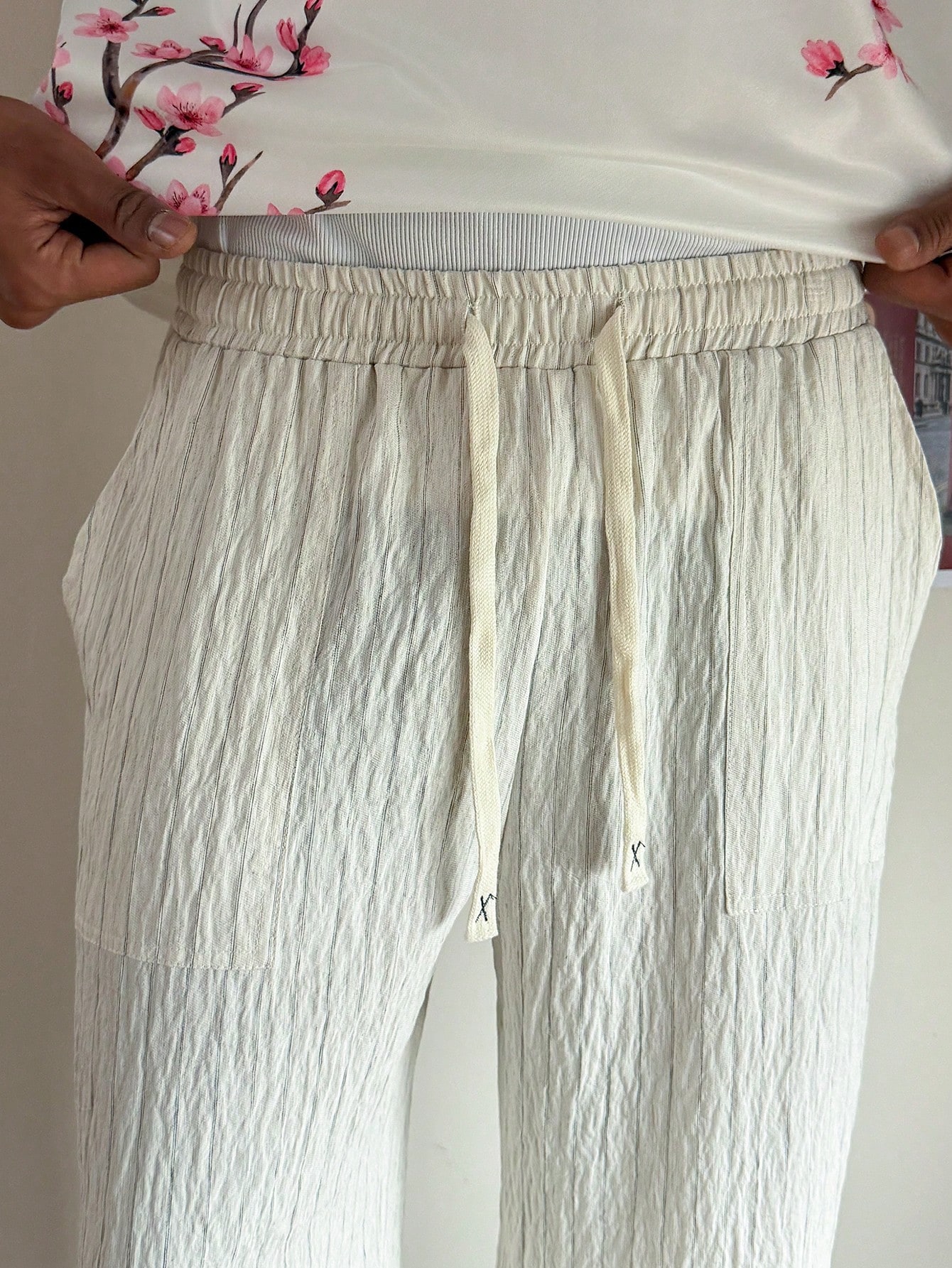 Men Beige Crinkle Texture Wide-Leg Trousers