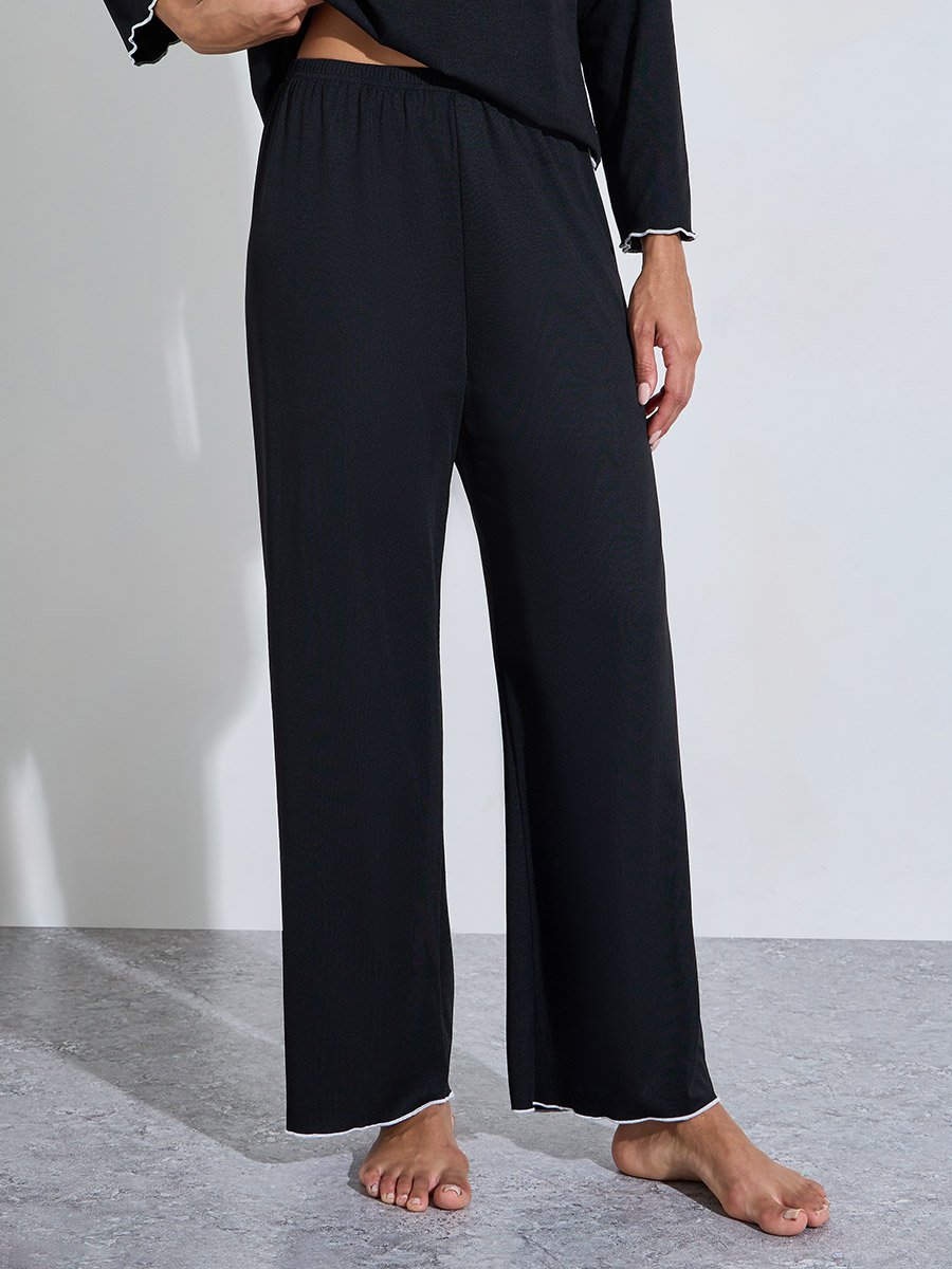 Black Solid Lace Neck Contrast Trims Top and Pants Pyjama Set