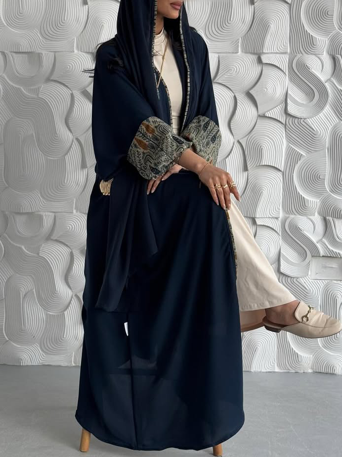 عباية مفتوحة بأساور مطبوعة لون أزرق