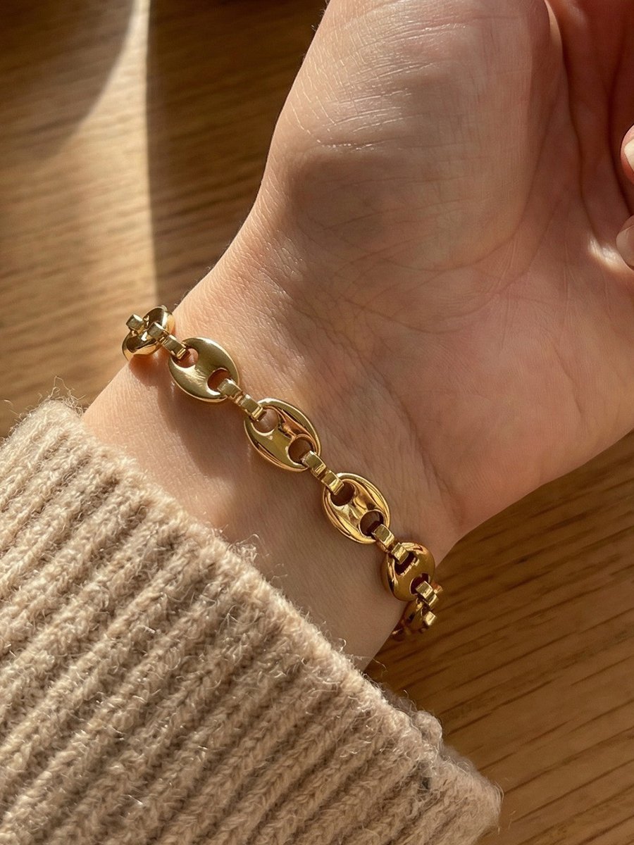 Gold Link Bracelet for Women - Everyday Wear.