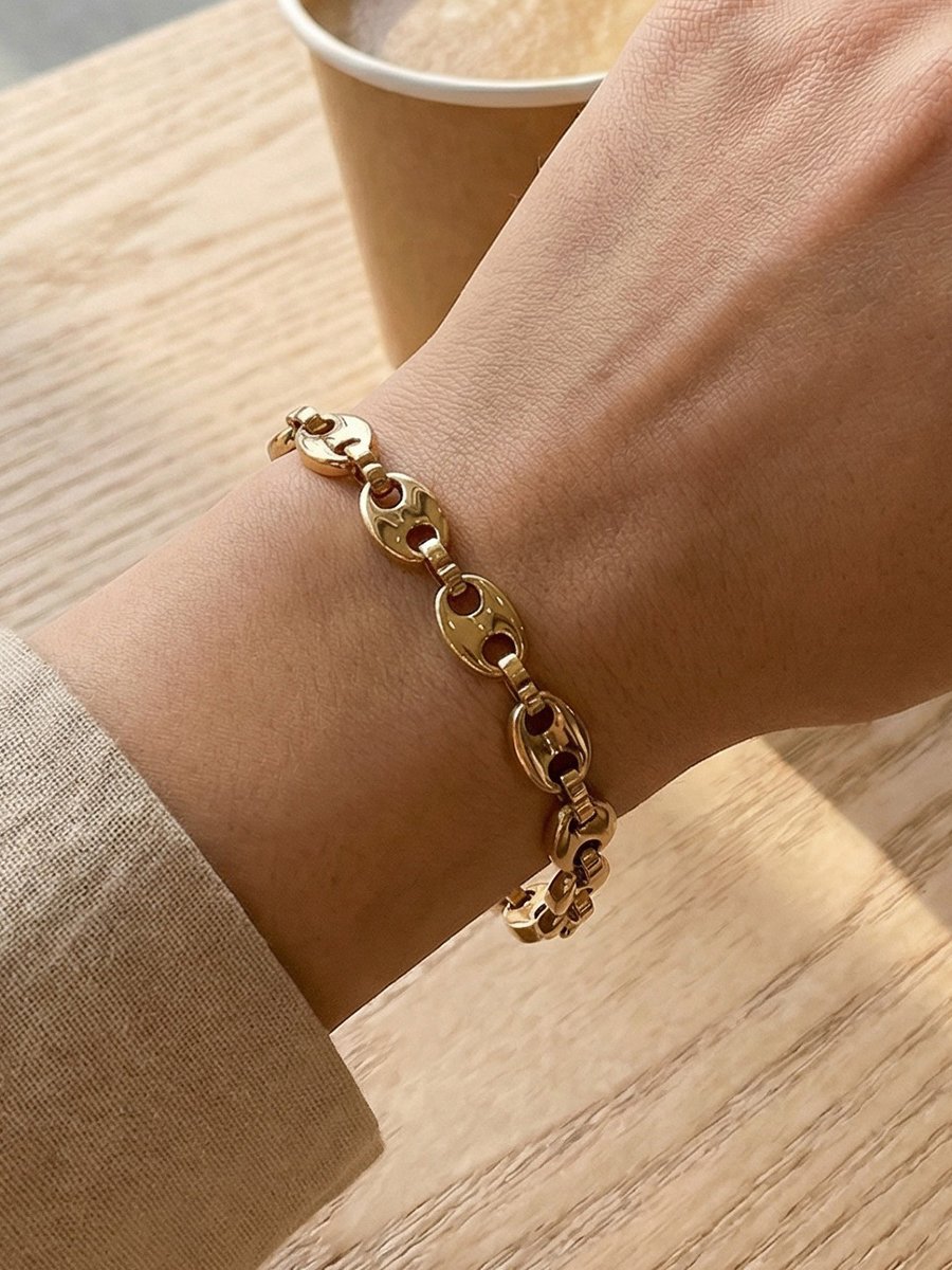 Gold Link Bracelet for Women - Everyday Wear.