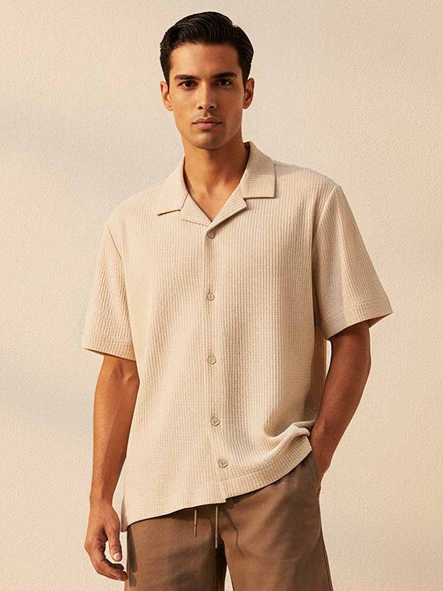 Regular Fit Camp Collar Textured Short Sleeves Shirt