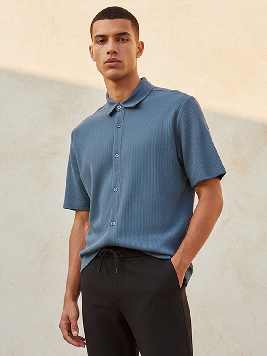 Regular Fit Collared Textured Short Sleeves Shirt