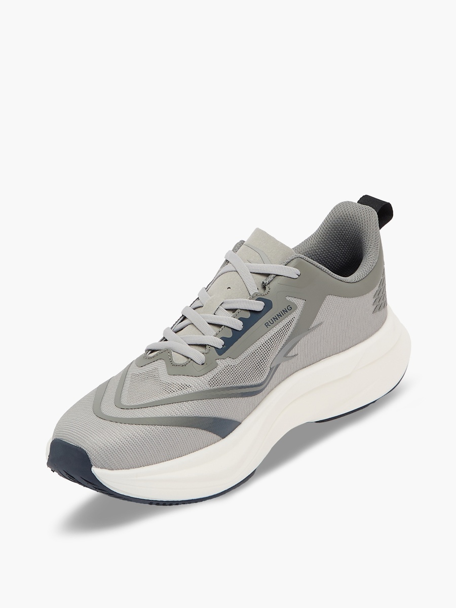 Men Lace-Up Sports Shoes