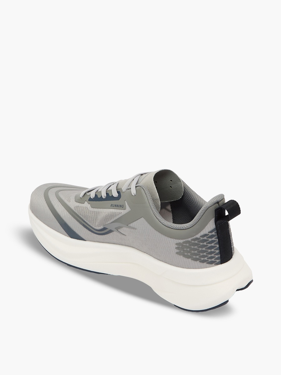 Men Lace-Up Sports Shoes