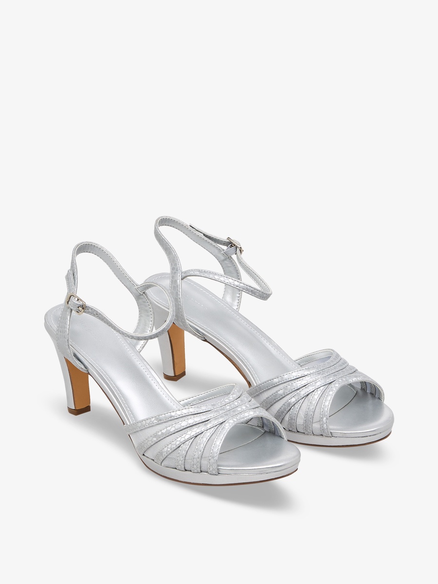 Women Strappy Buckle Closure Sandals